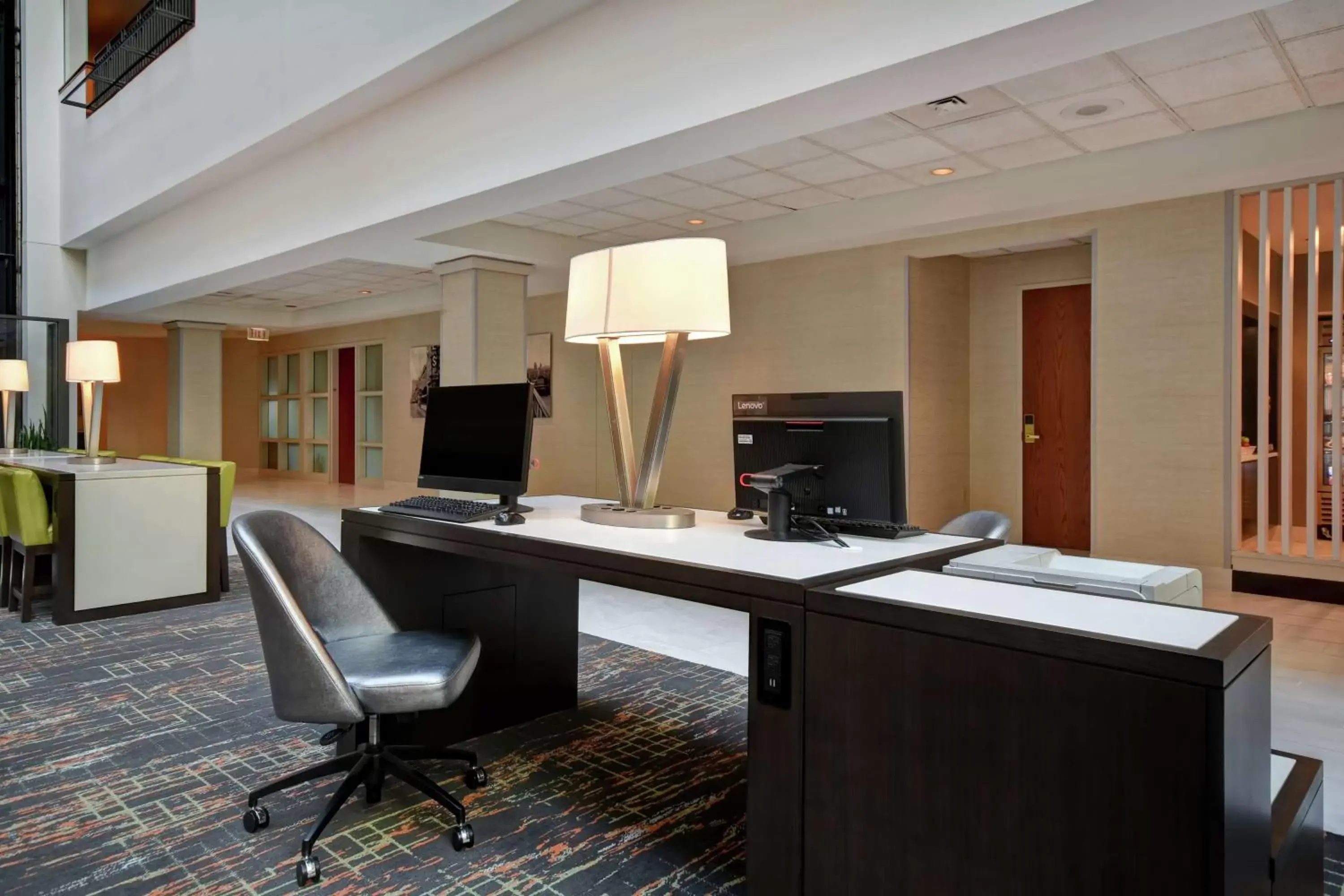 Business facilities in Embassy Suites Little Rock