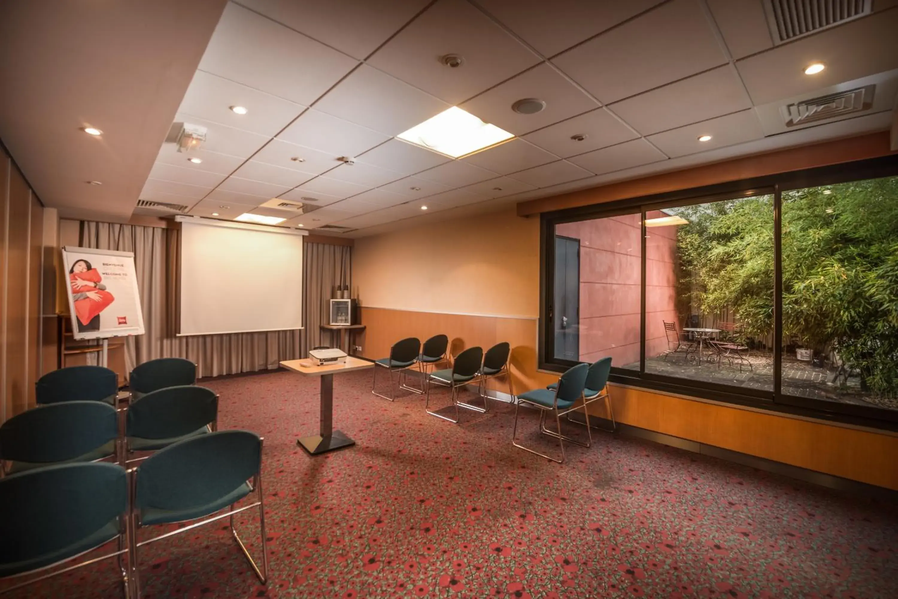 Business facilities in ibis Cannes Mandelieu