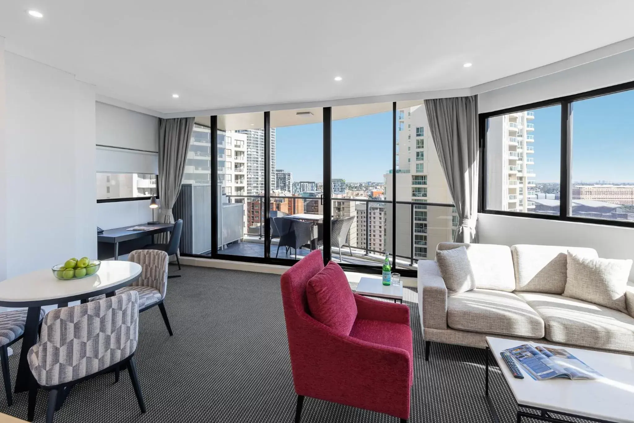 View (from property/room), Seating Area in Meriton Suites Kent Street, Sydney