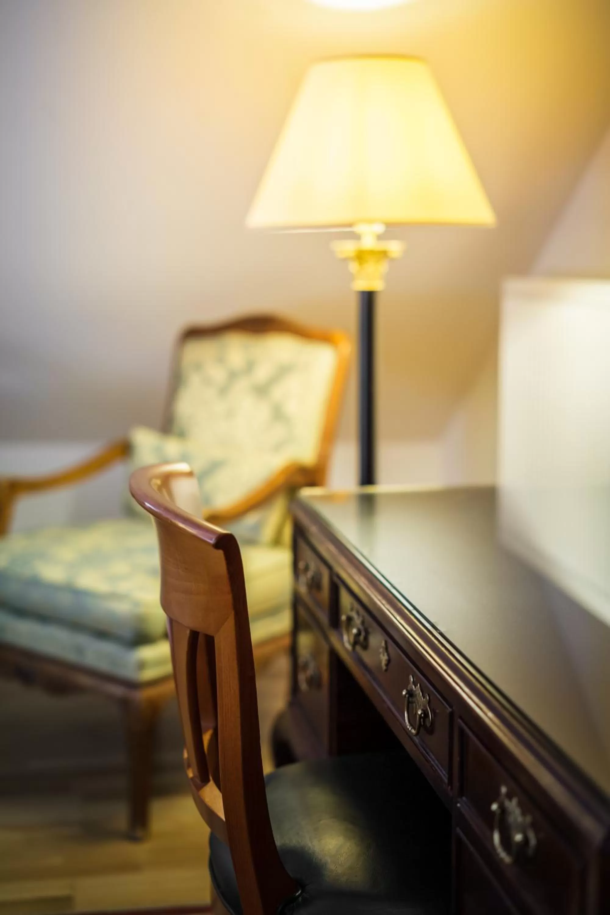 Seating area, Bed in Chin-Chin Hotel ehemals Bohemian Hotel