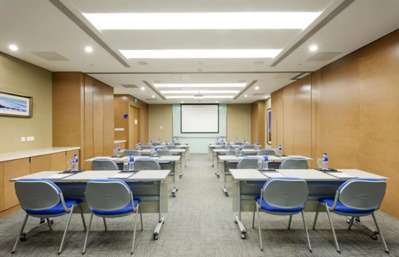 Meeting/conference room in Holiday Inn Express Beijing Airport Zone, an IHG Hotel