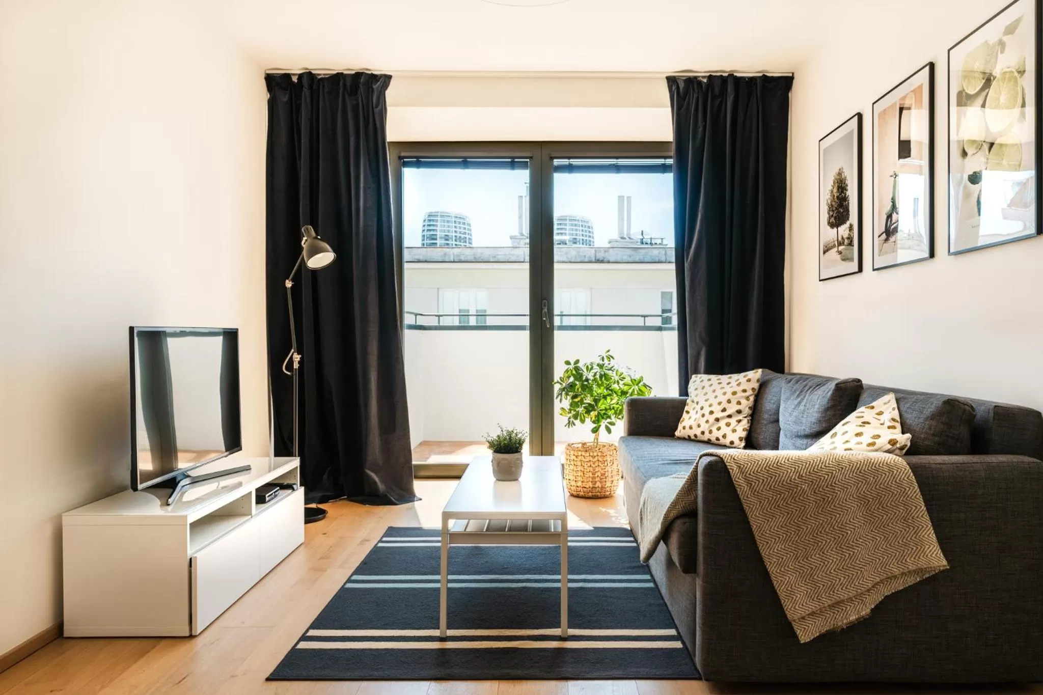 Living room in Smart & Green Living by Ambiente