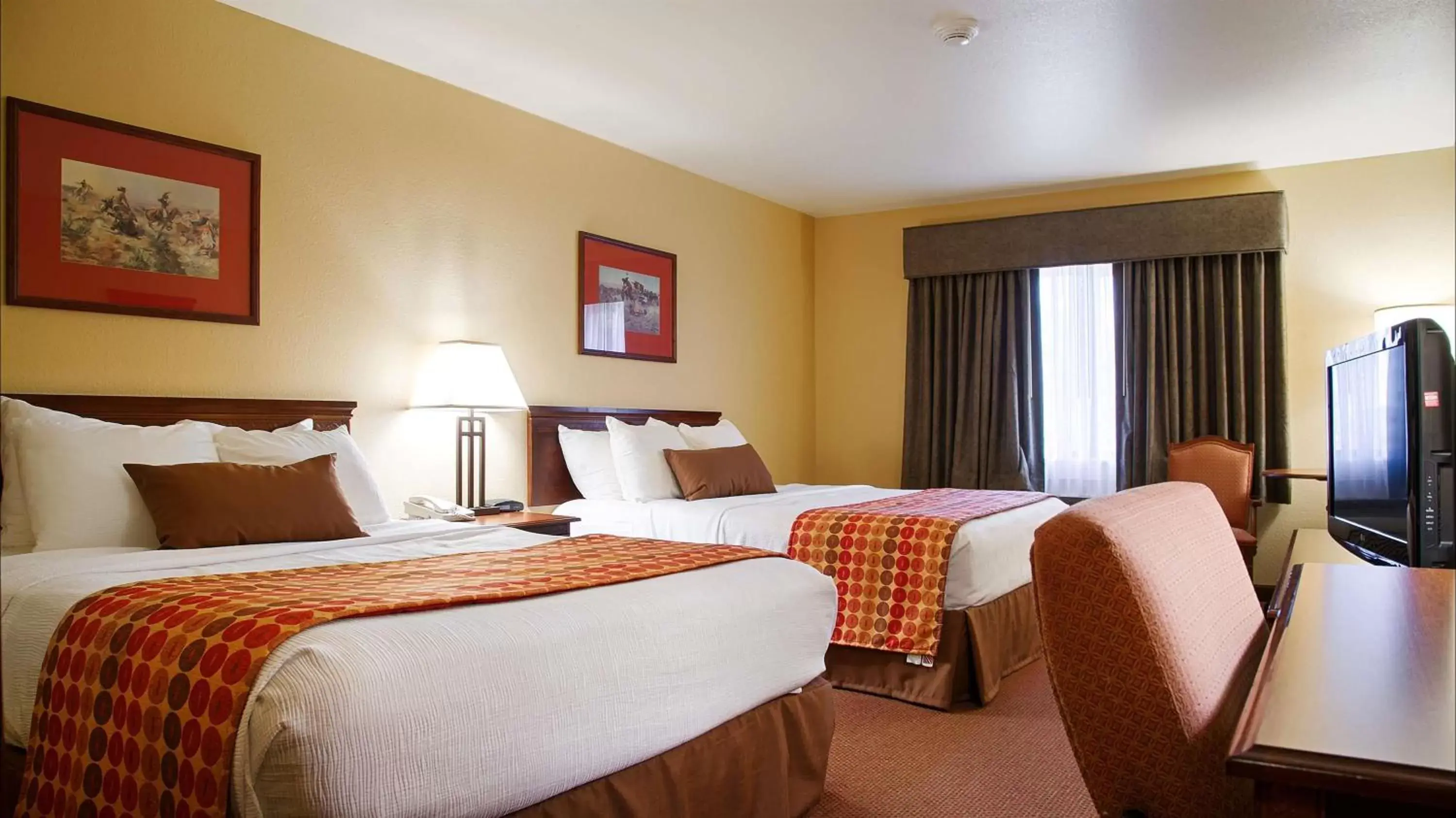 Bedroom, Bed in SureStay Plus Hotel by Best Western Coffeyville