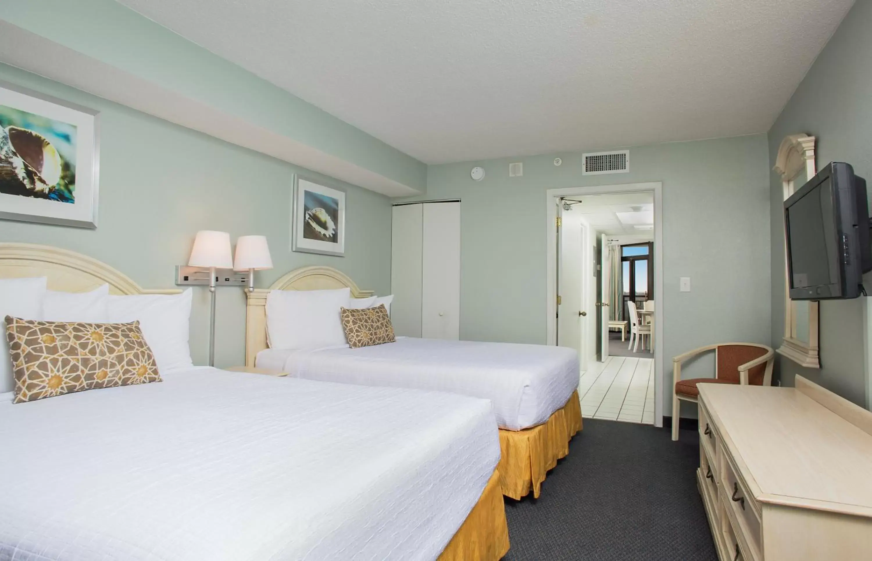 Bedroom, Bed in Grande Shores Ocean Resorts Condominiums