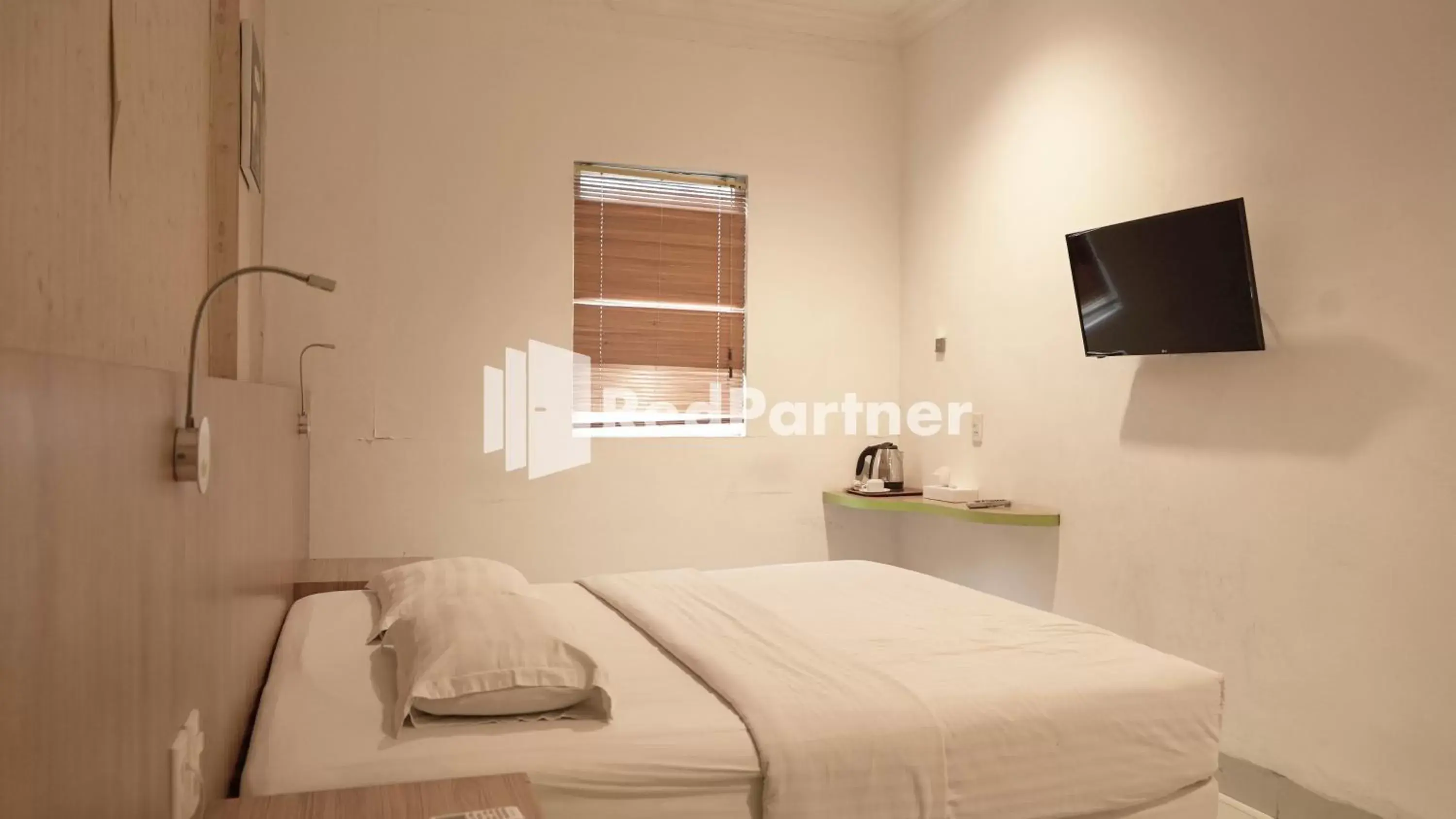 Bedroom, Bed in Wisma Sederhana RedPartner