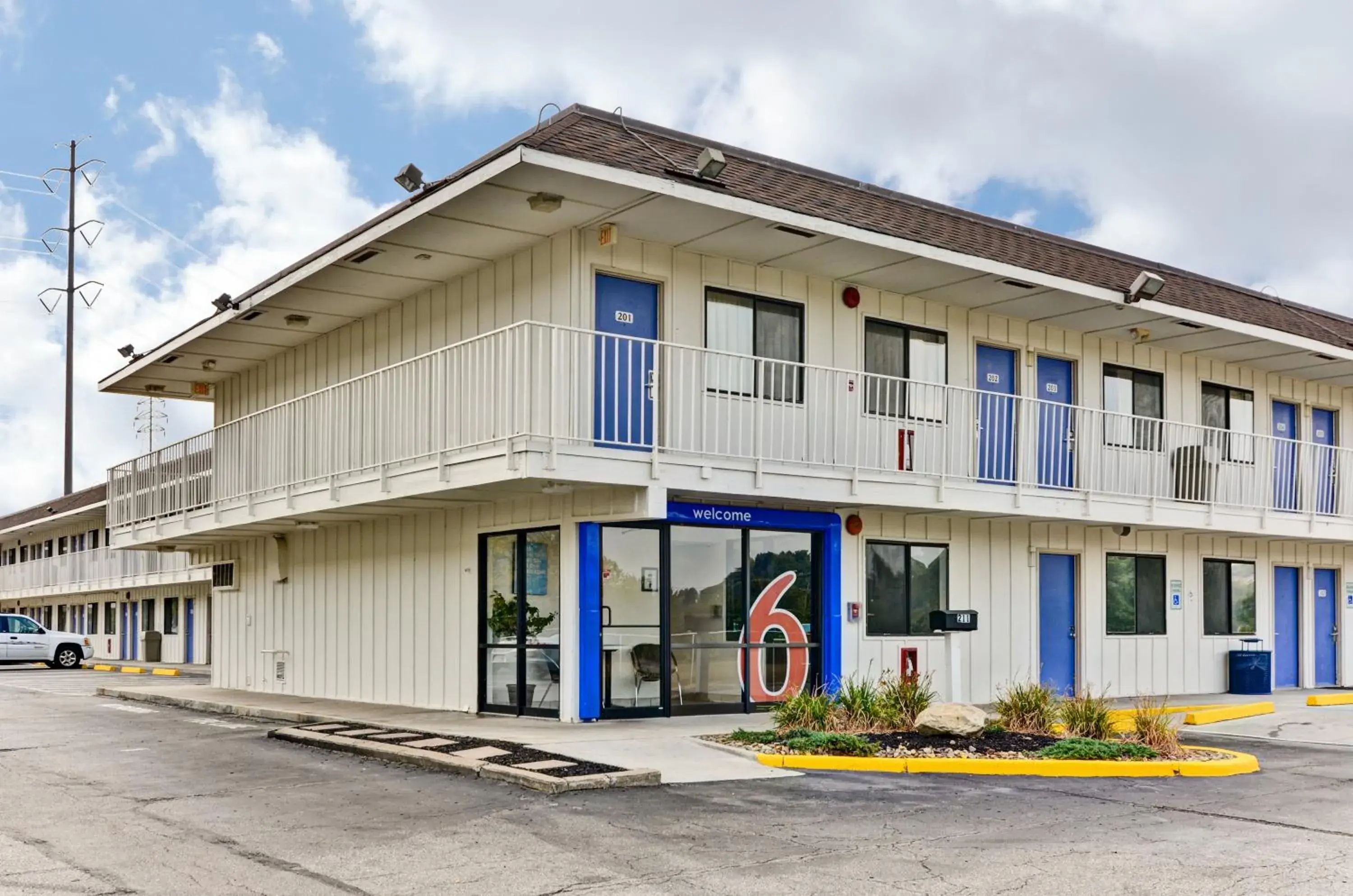 Mountain view, Property Building in Motel 6-Pittsburgh, PA - Crafton