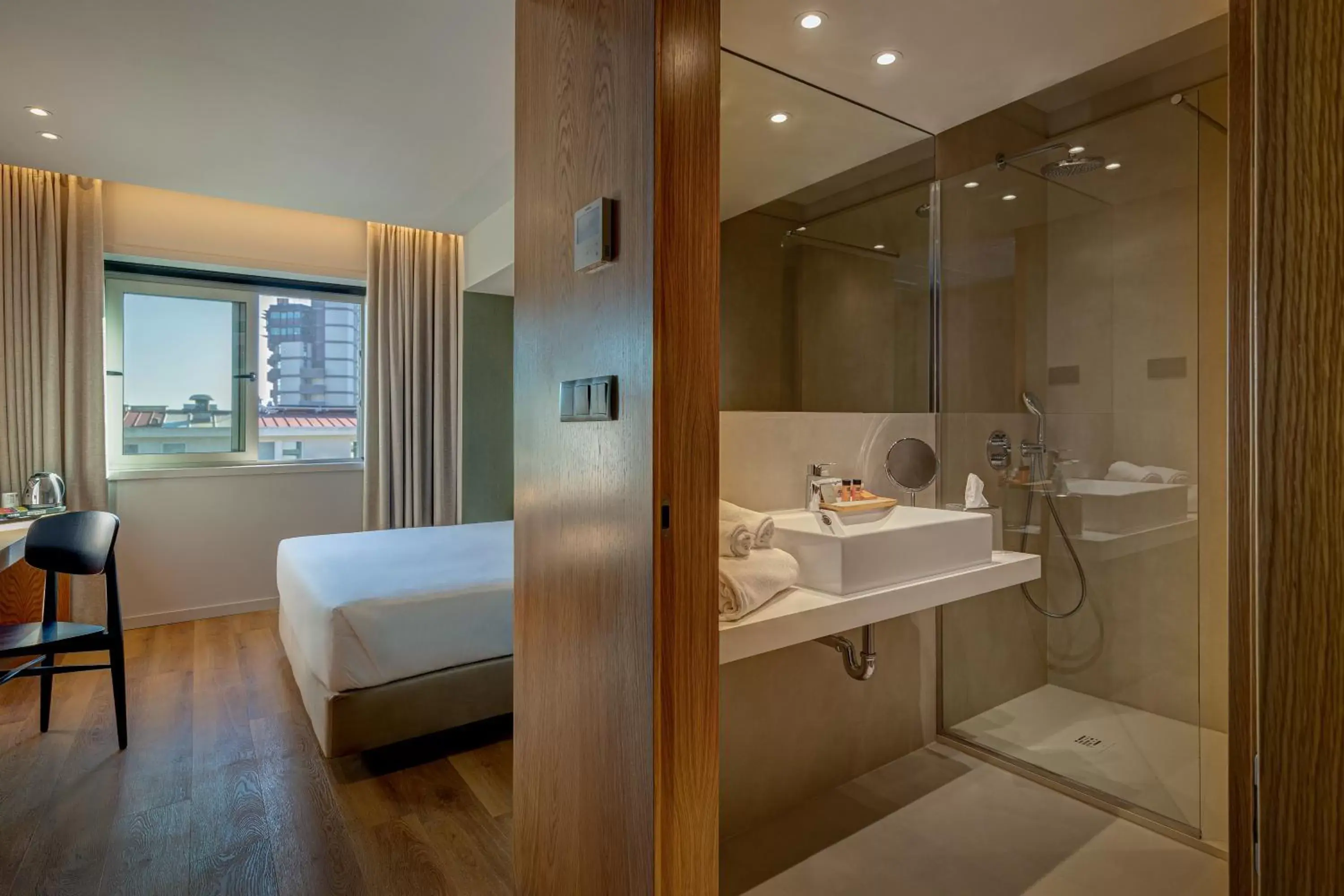 Shower, Bed in Acta The Clover Shower, Bed in Acta The Clover