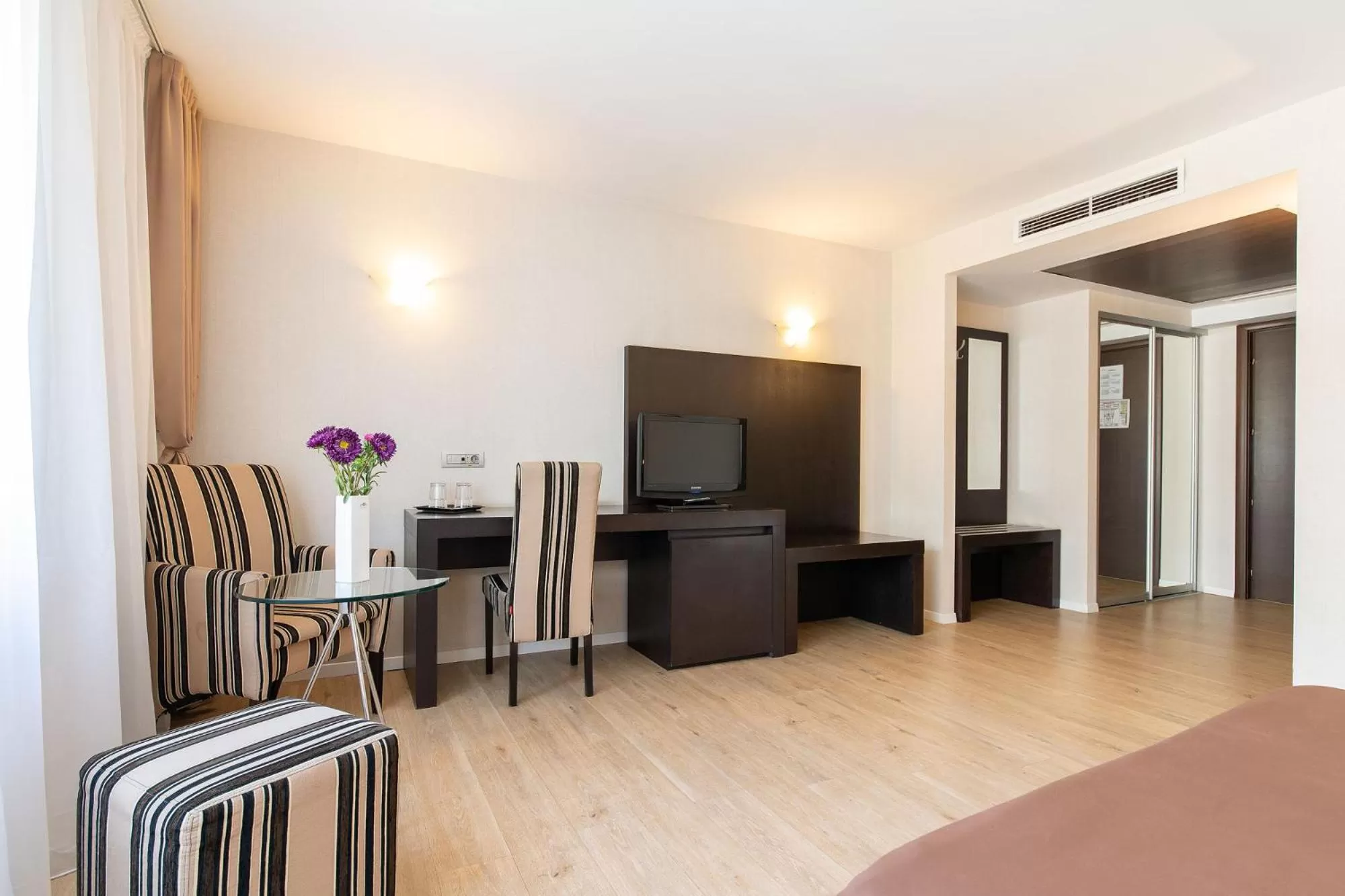 TV and multimedia in Hotel Parliament