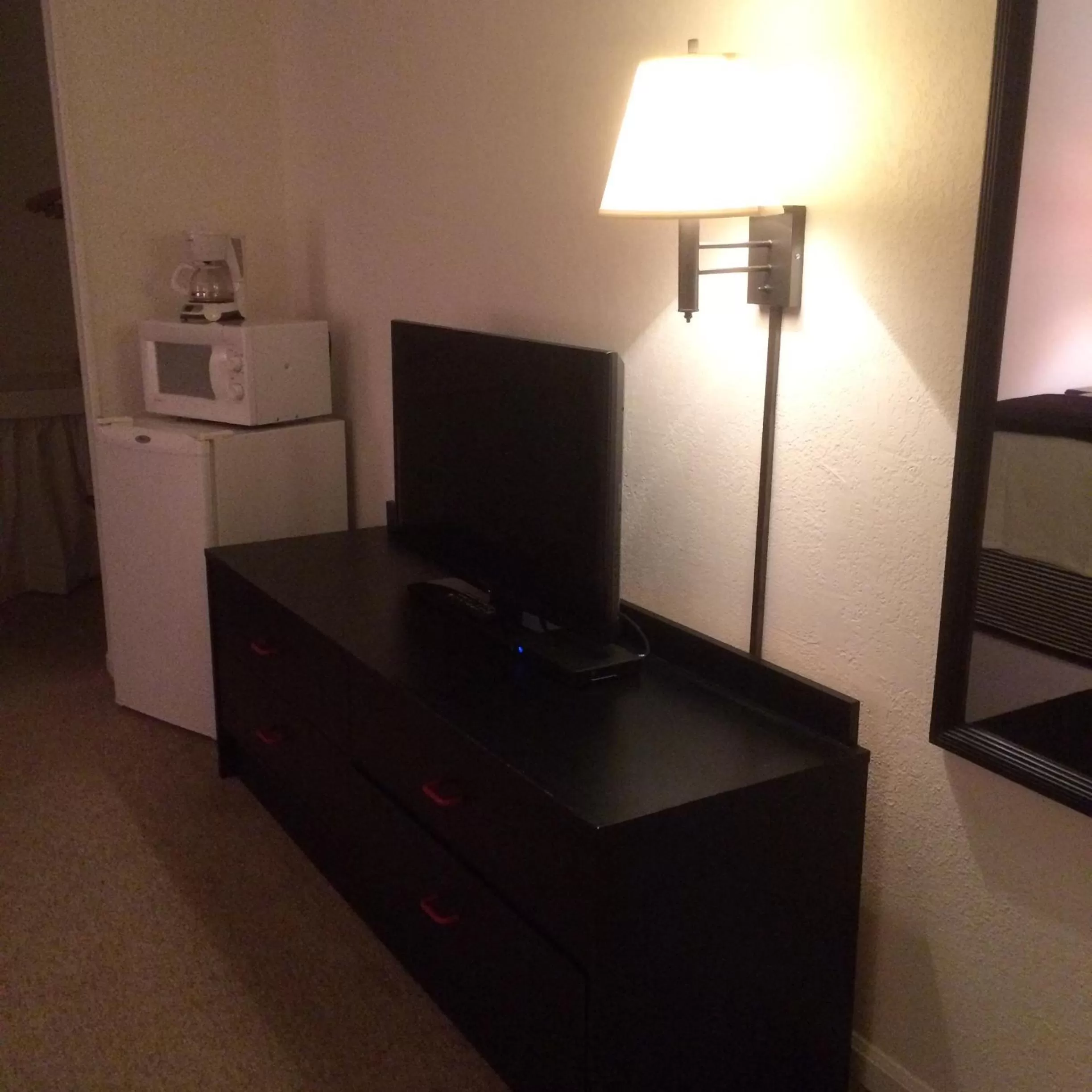 TV and multimedia in Cardinal Inn