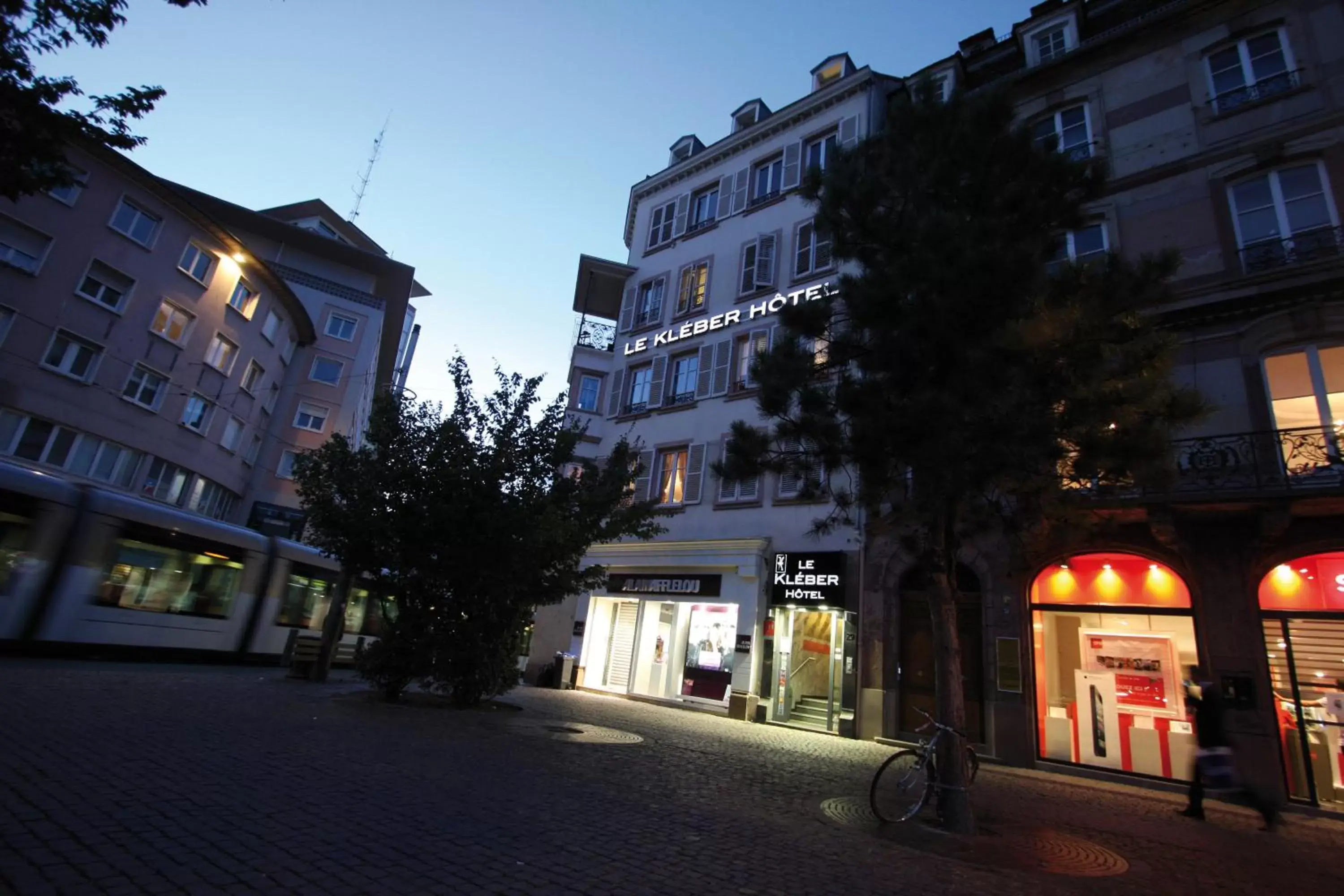 Facade/entrance, Property Building in Le Kléber Hôtel