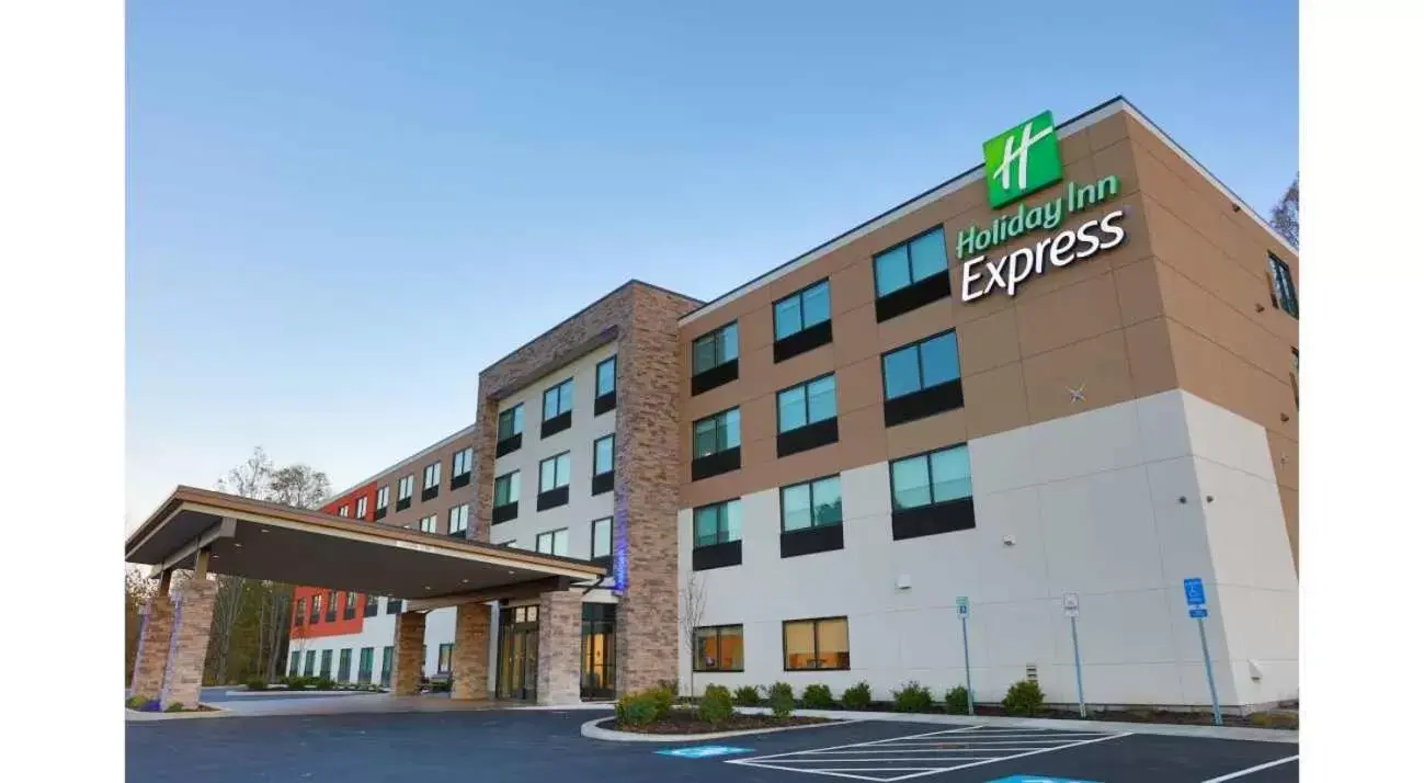 Property Building in Holiday Inn Express - Oneonta, an IHG Hotel