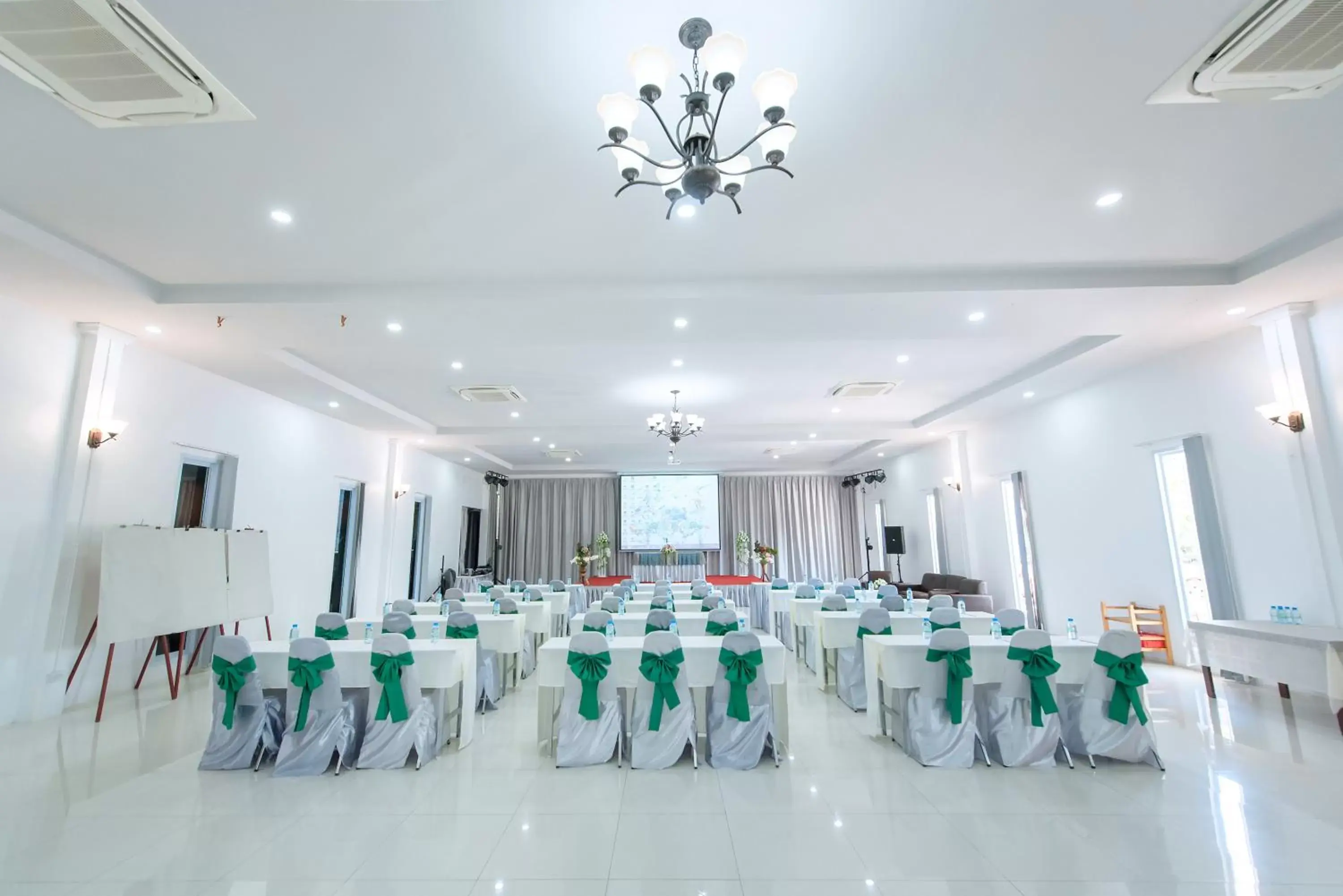 Meeting/conference room, Banquet Facilities in Park & Pool Resort
