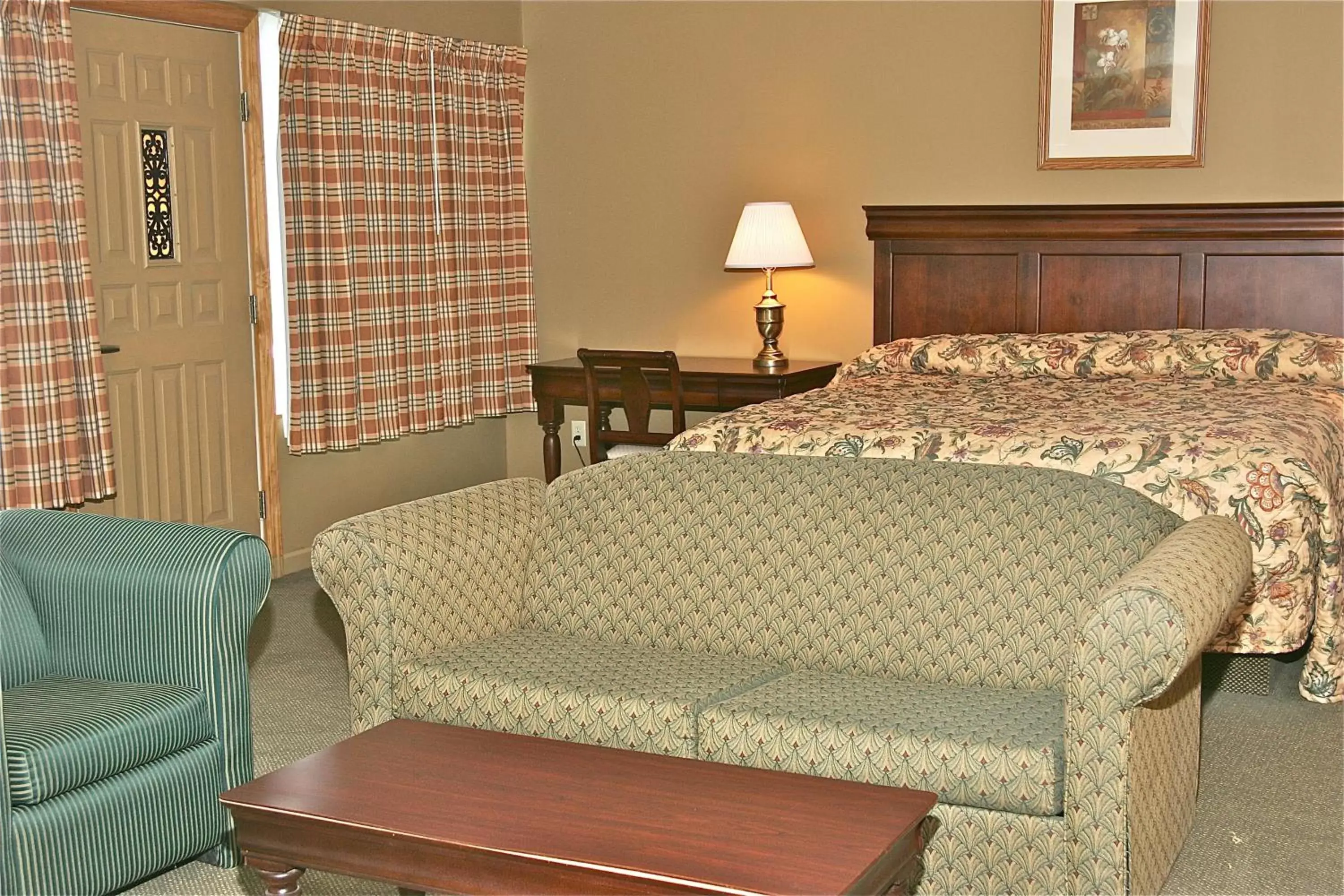 Seating area, Bed in Stone Fence Resort