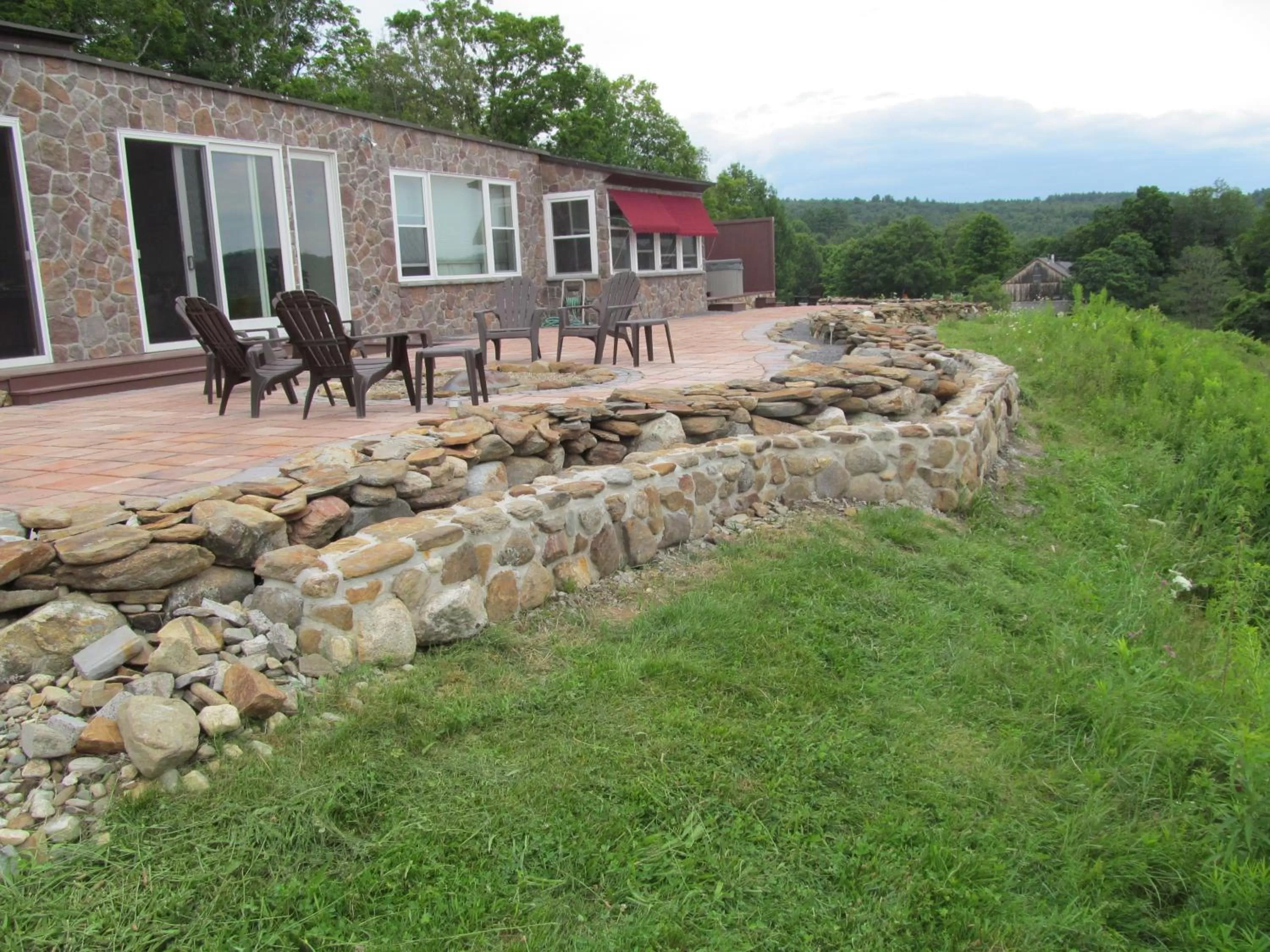 Balcony/Terrace in 13 Hills Bed & Breakfast