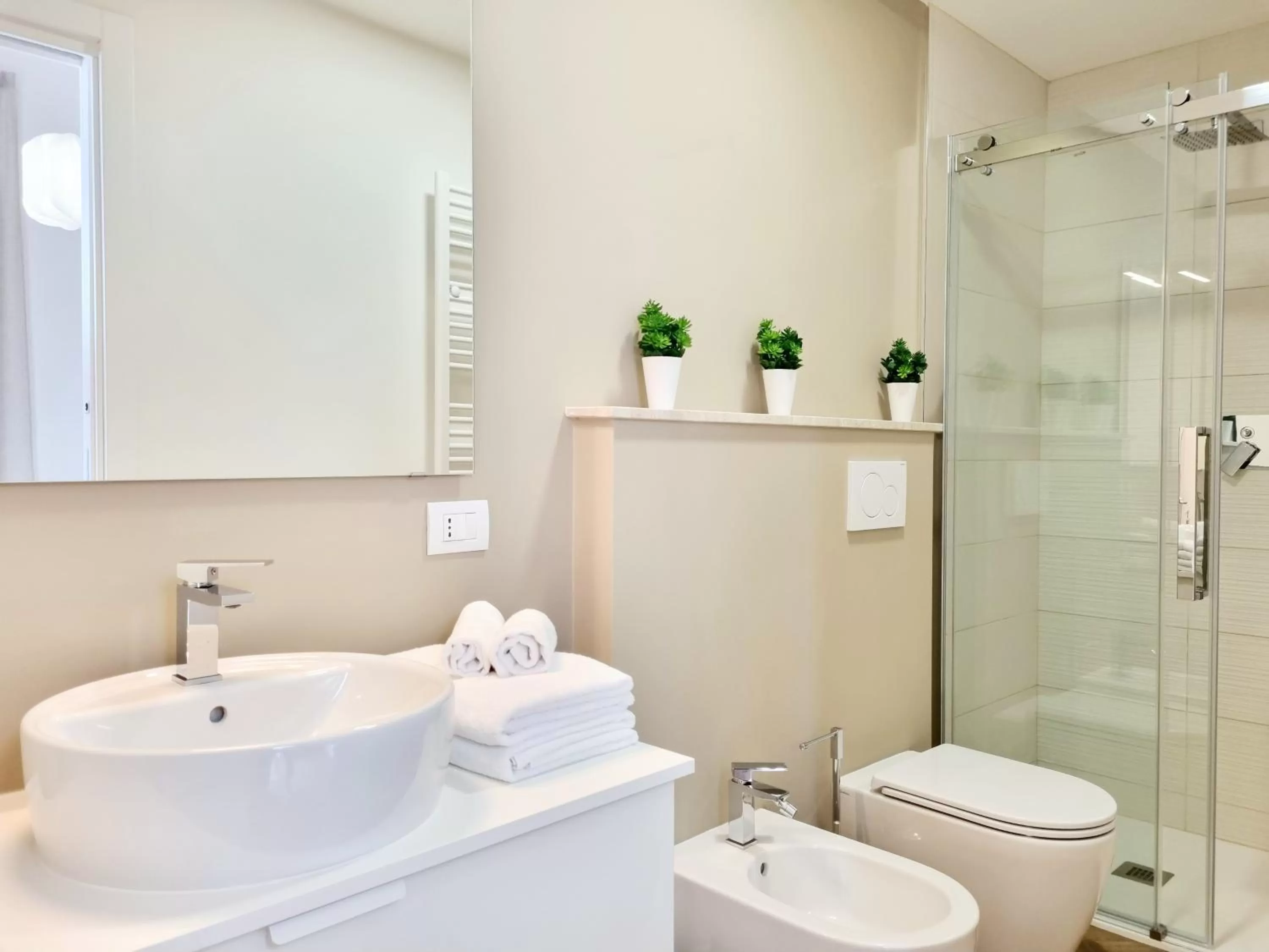 Shower, Bathroom in Glamour Suite Cagliari