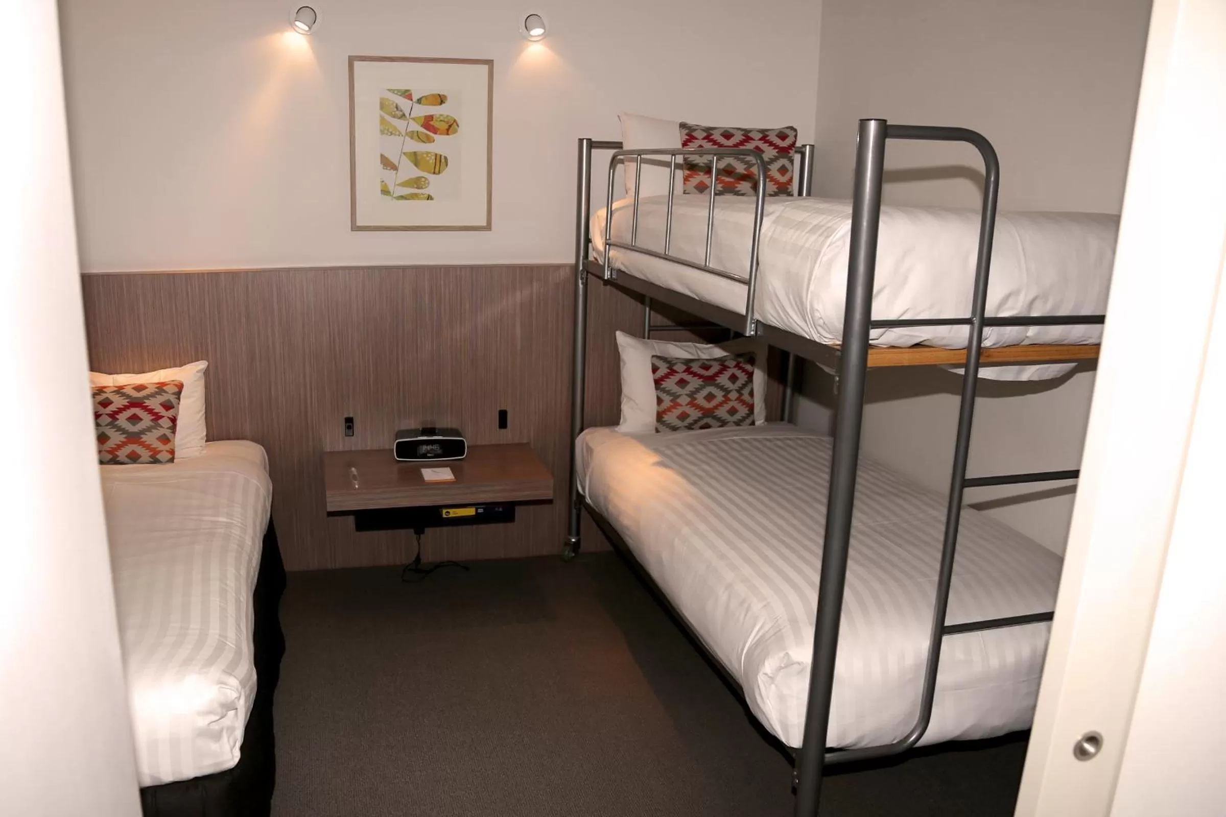 bunk bed, Bed in Salamanca Inn