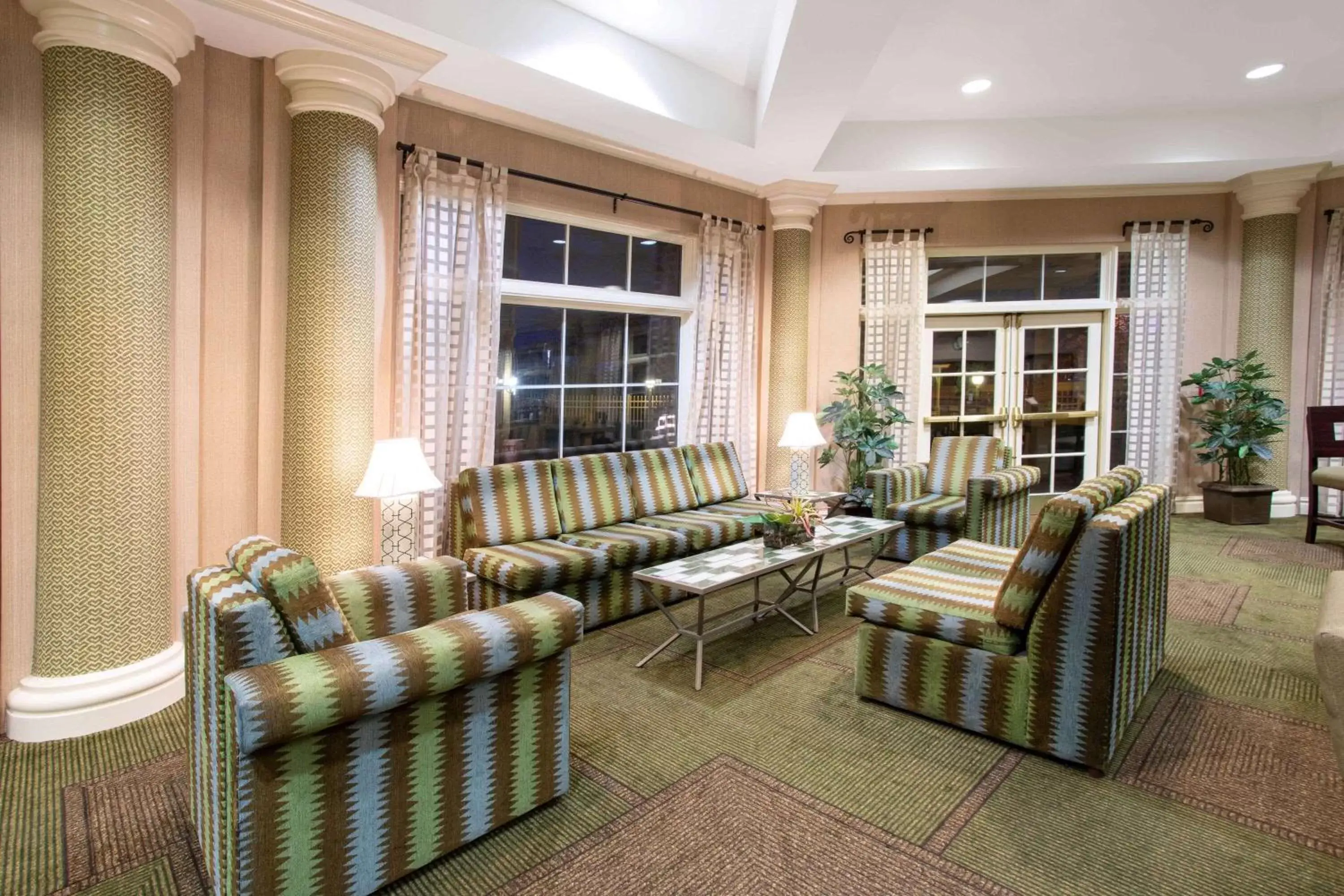 Lobby or reception, Seating Area in La Quinta by Wyndham Denver Southwest Lakewood
