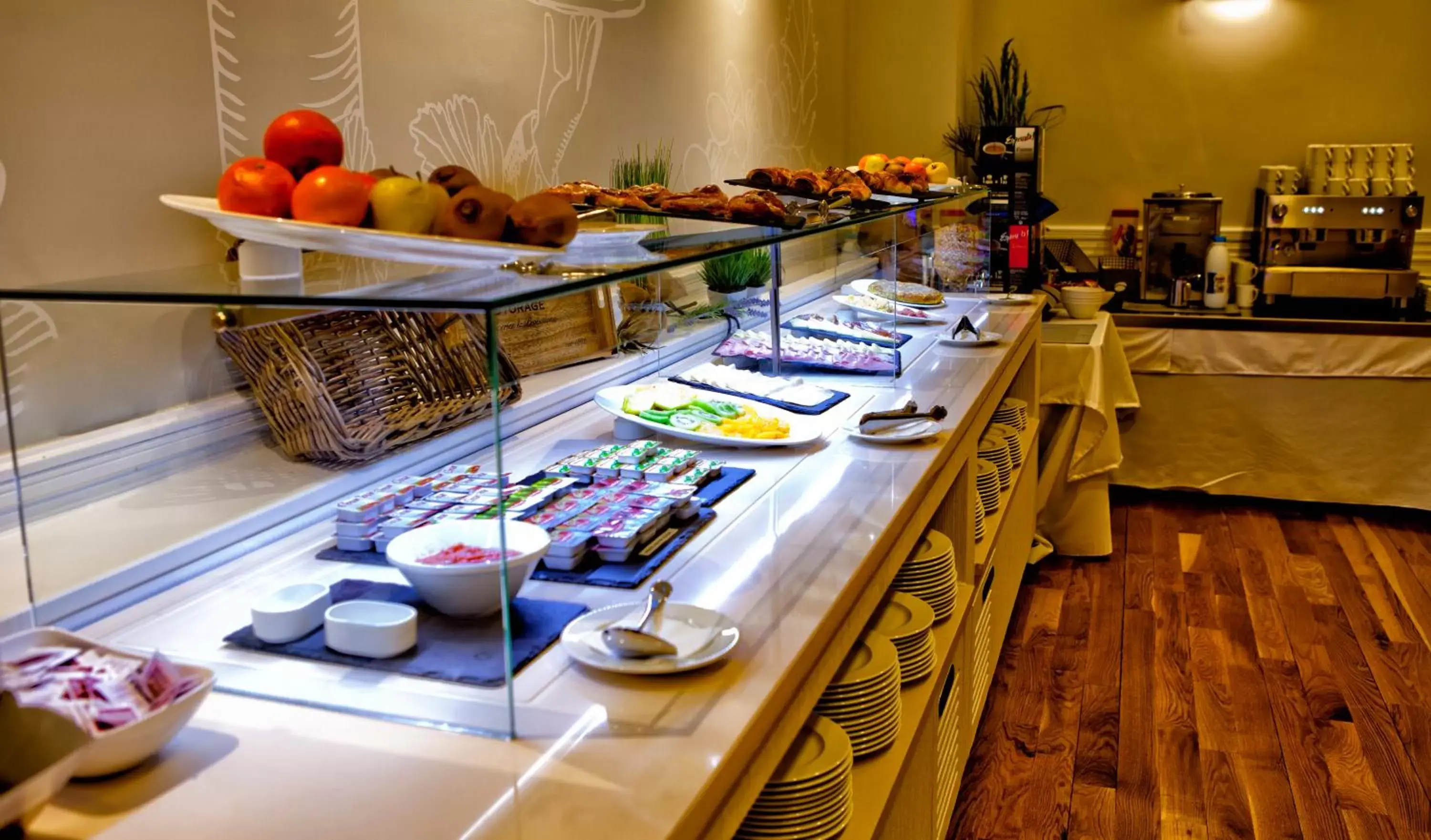 Buffet breakfast, Restaurant/Places to Eat in Hotel Parque Real