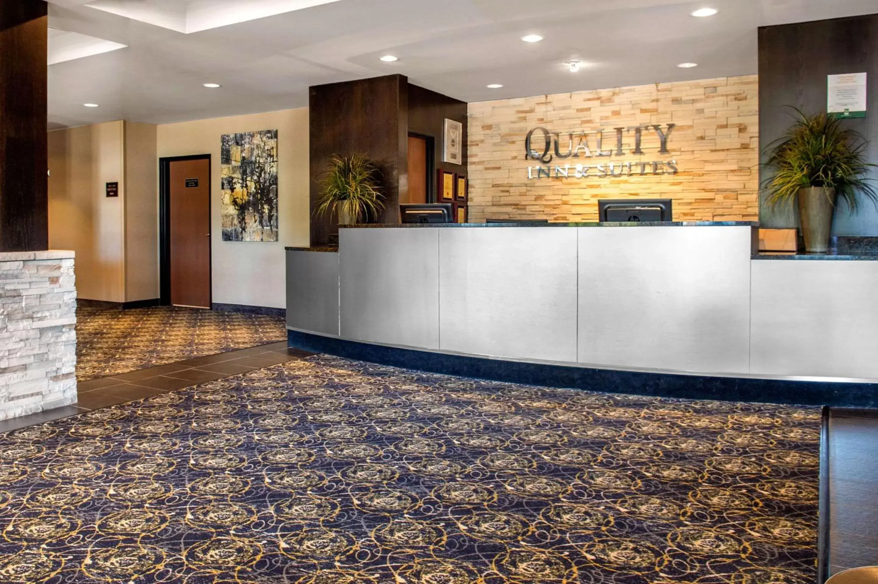 Lobby or reception in Quality Inn & Suites Petawawa