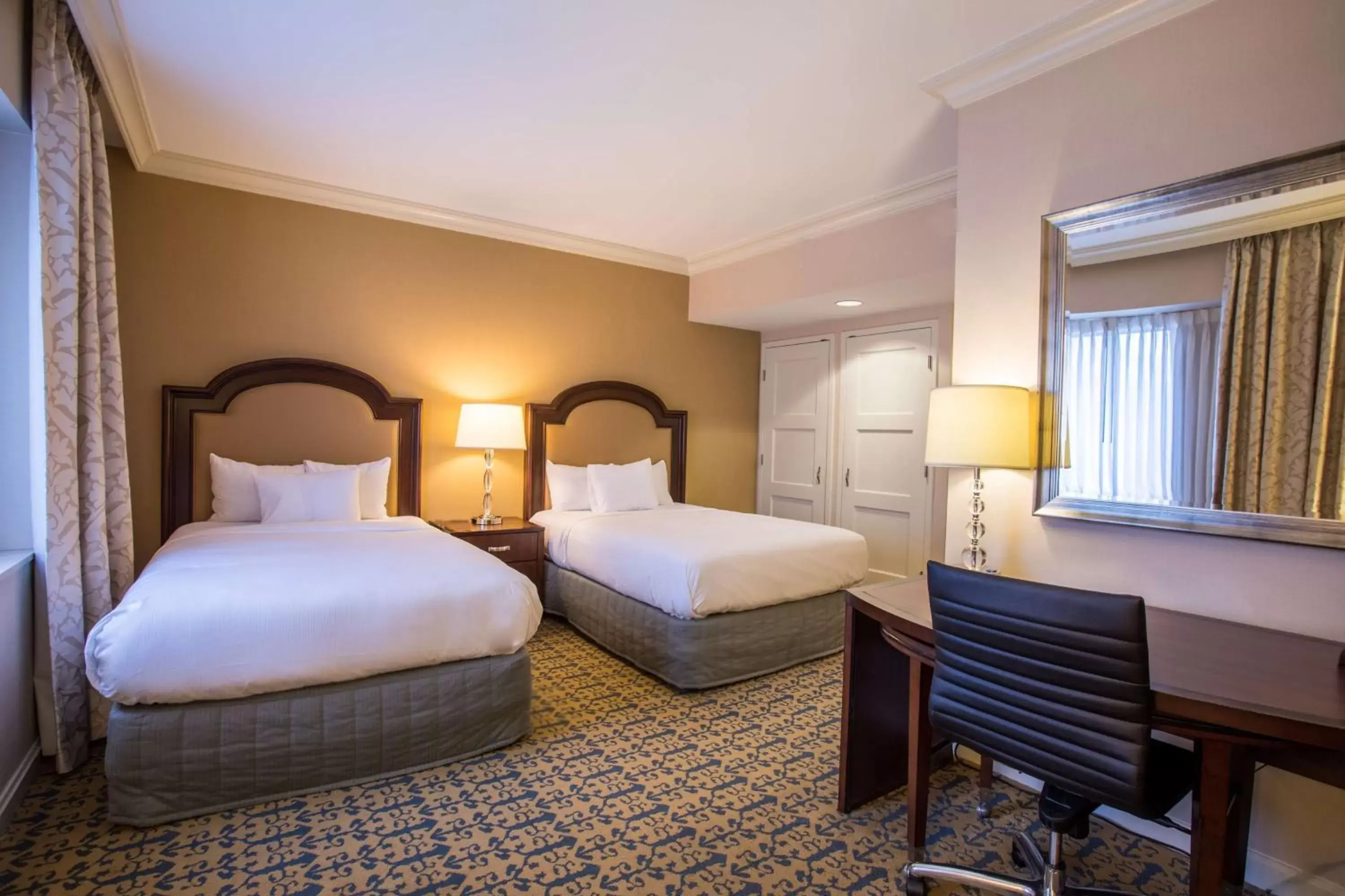 Bedroom, Bed in Capital Hilton
