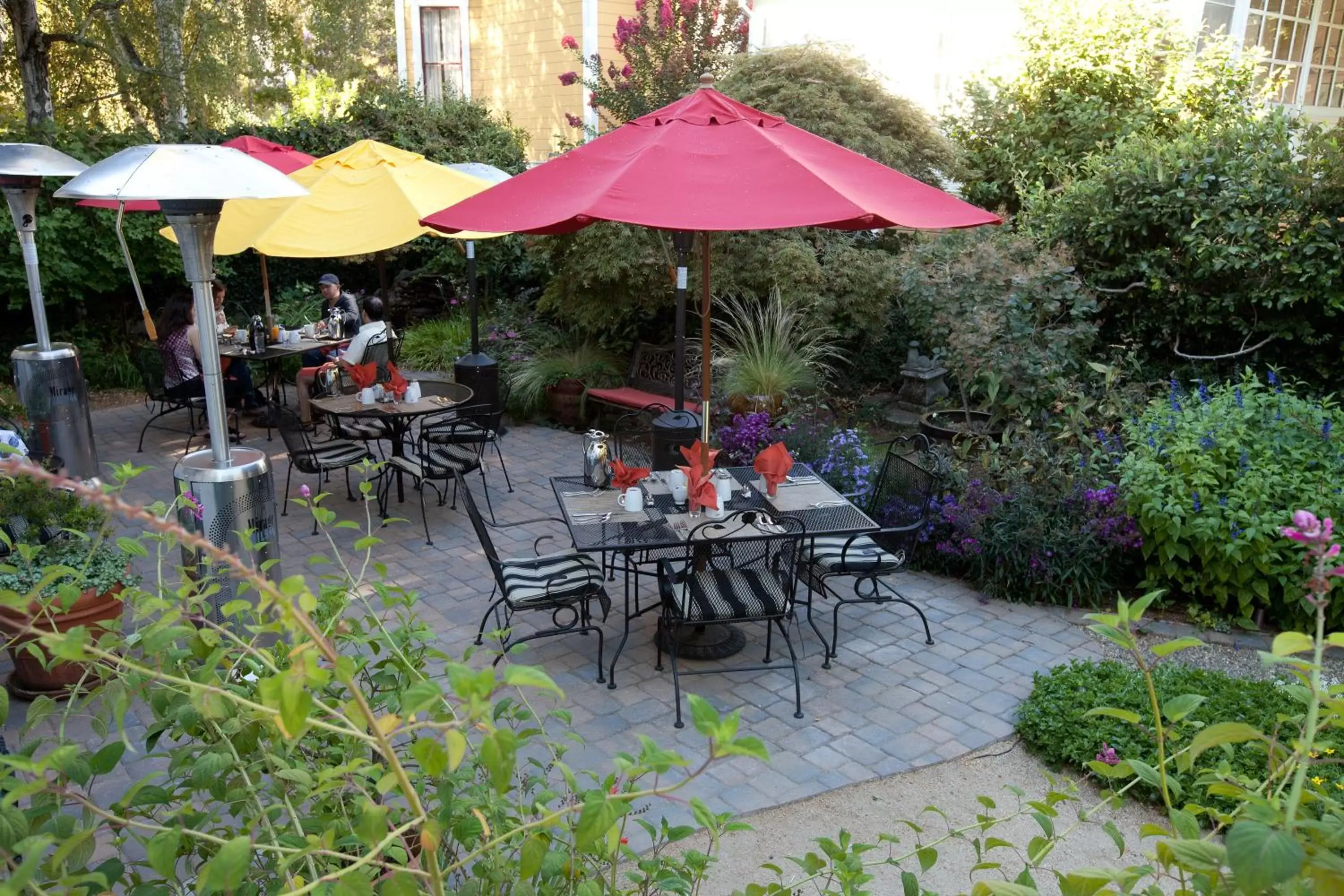 Garden, Restaurant/Places to Eat in The Inn on First