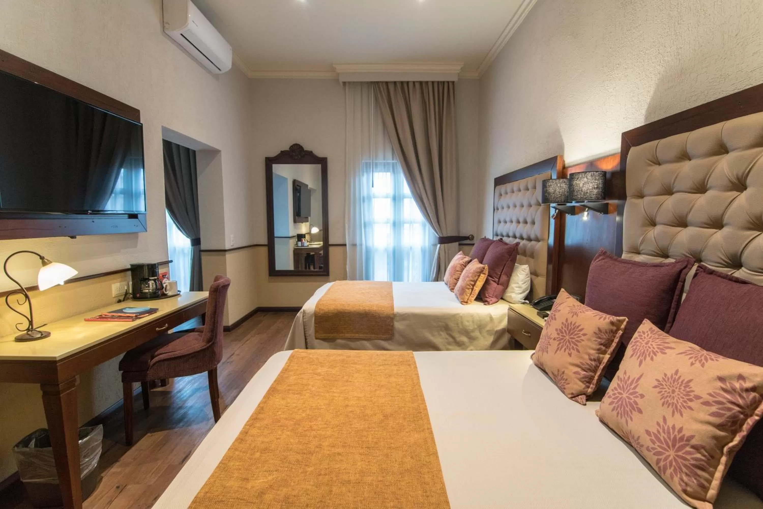 Bedroom, Bed in Hotel Morales Historical & Colonial Downtown Core