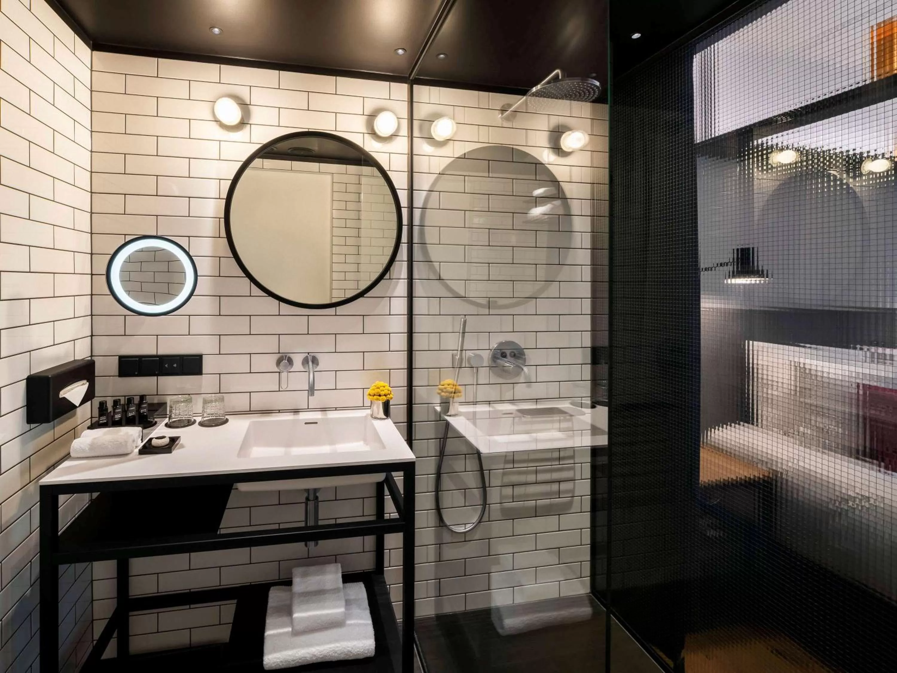 Photo of the whole room, Bed in The Bridge Wroclaw - MGallery