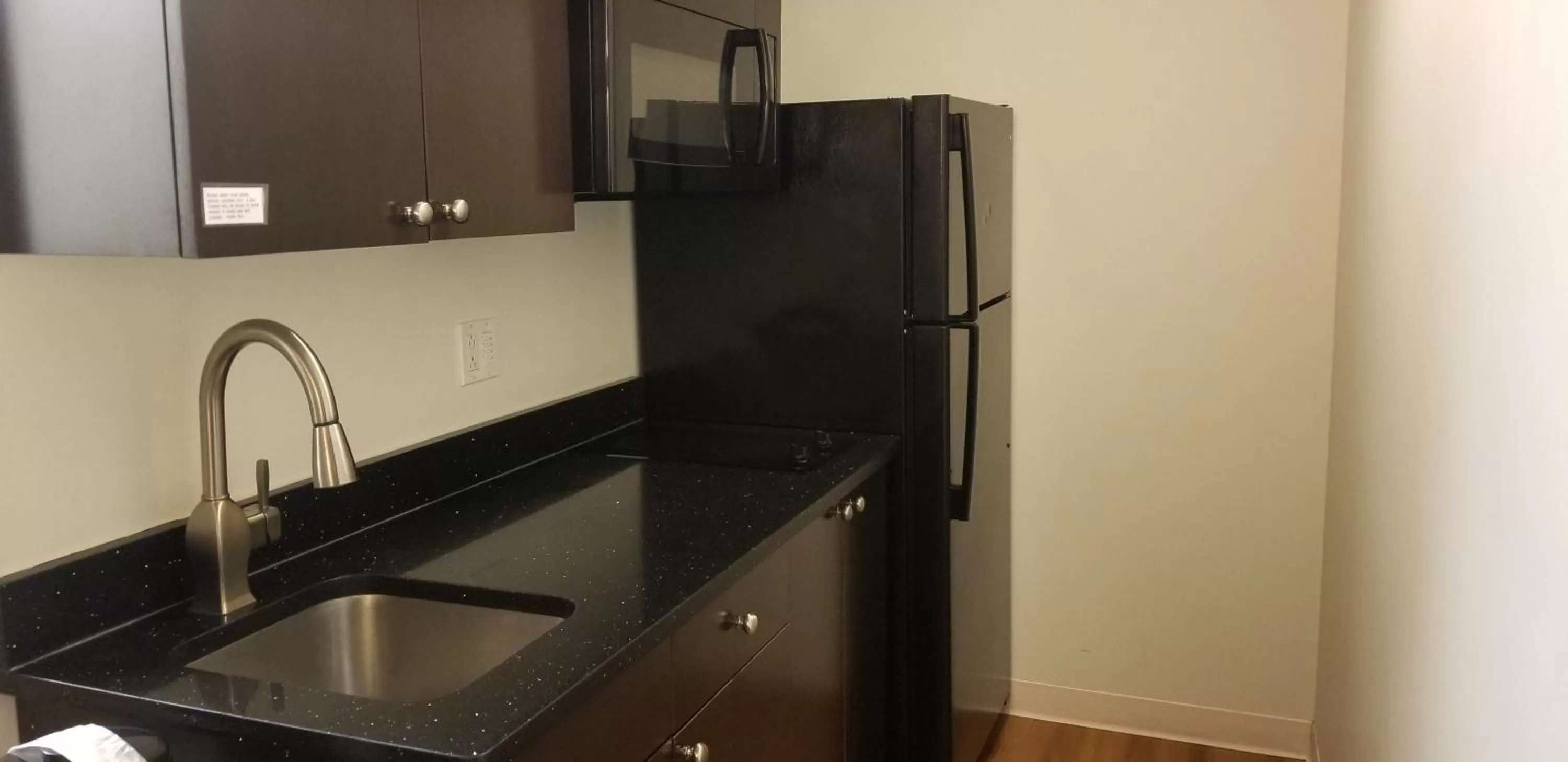 Kitchen or kitchenette in Joys Inn Innisfail, AB