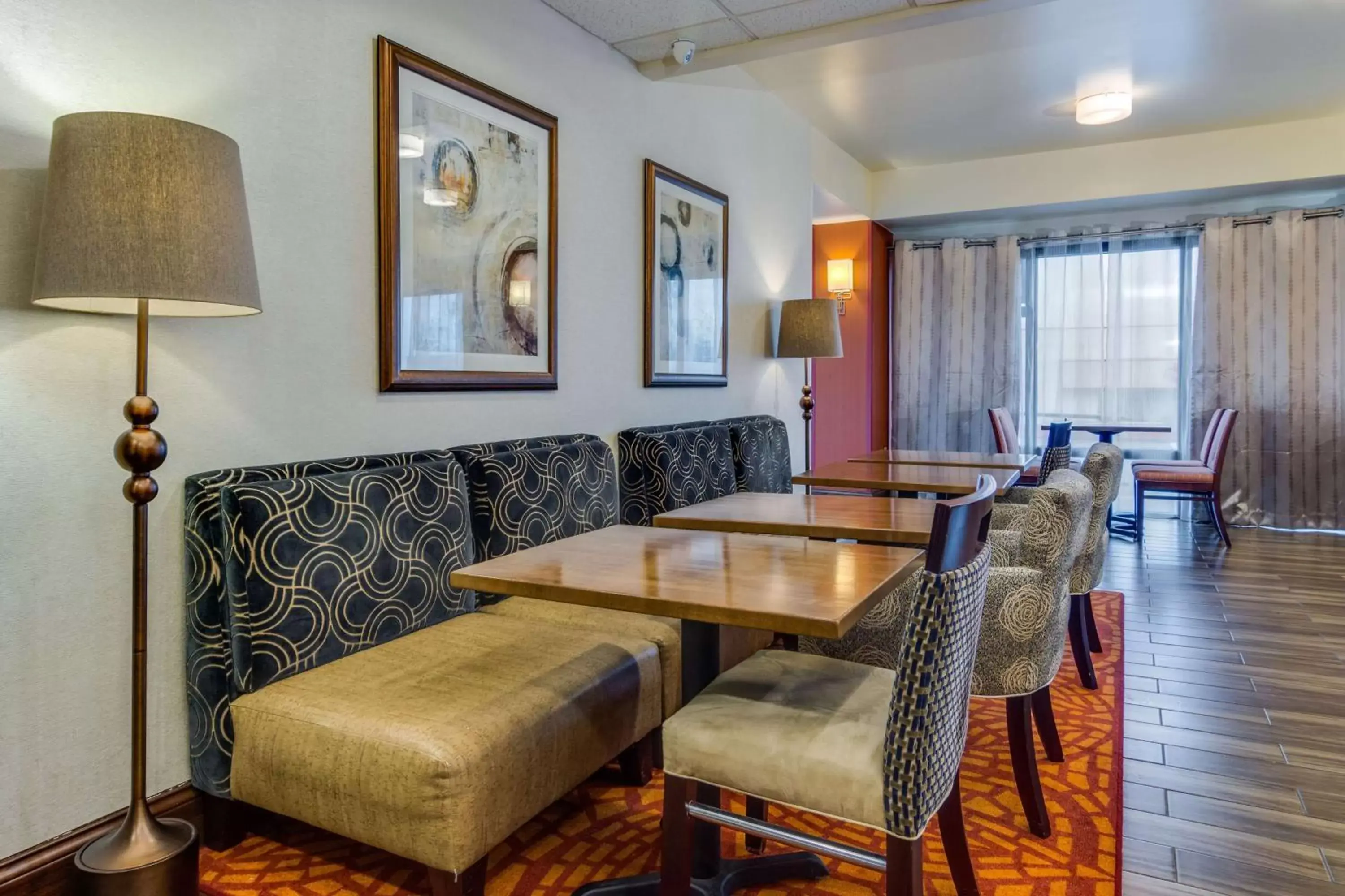 Lobby or reception, Lounge/Bar in Hampton Inn Johnson City