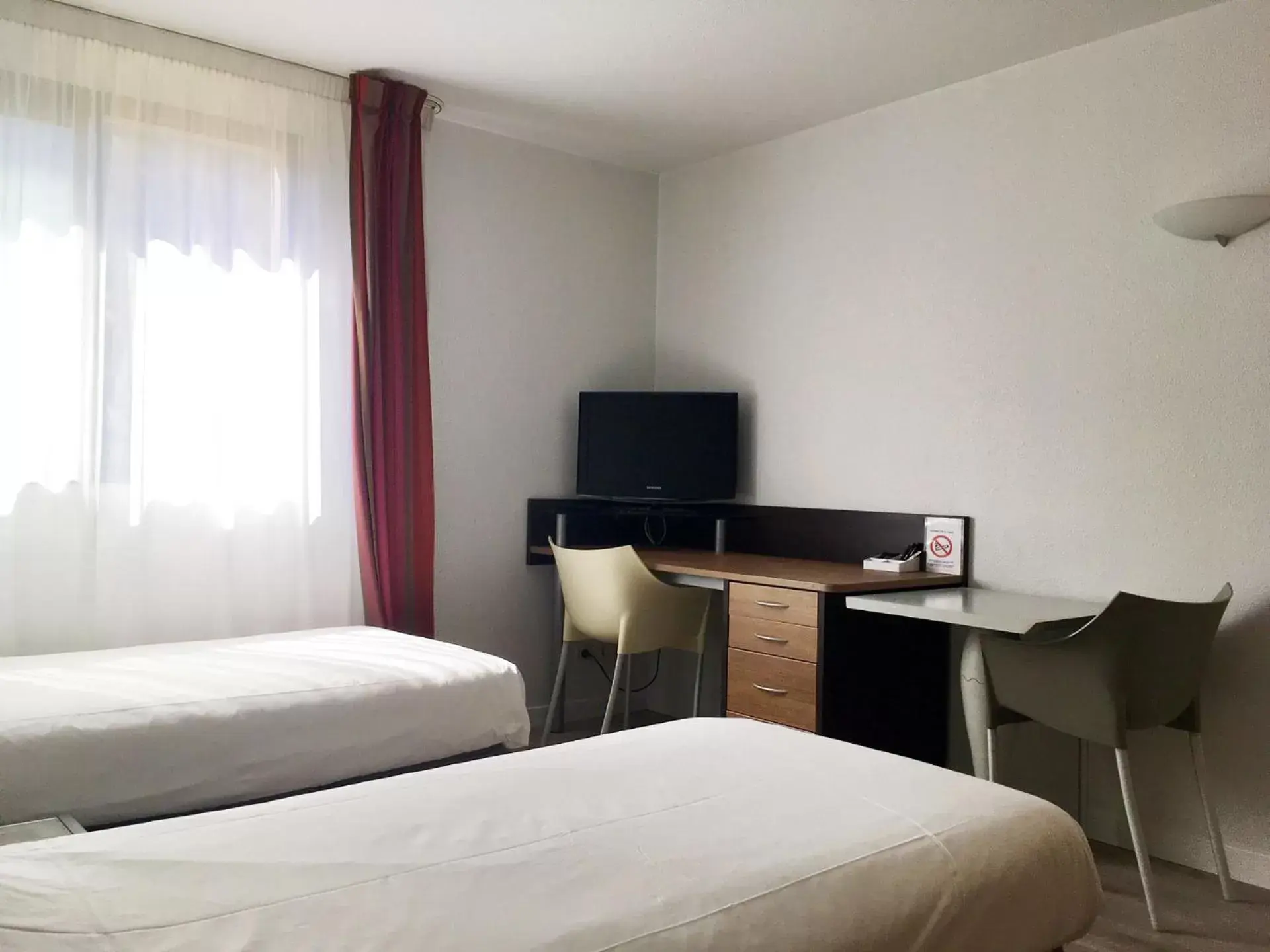 Bedroom, Bed in City Résidence Aix-en-Provence Bedroom, Bed in City Résidence Aix-en-Provence