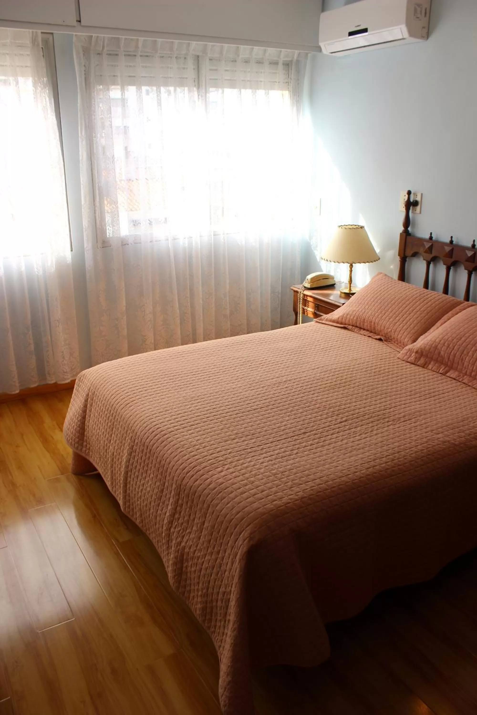 Bed in Hotel Alhambra