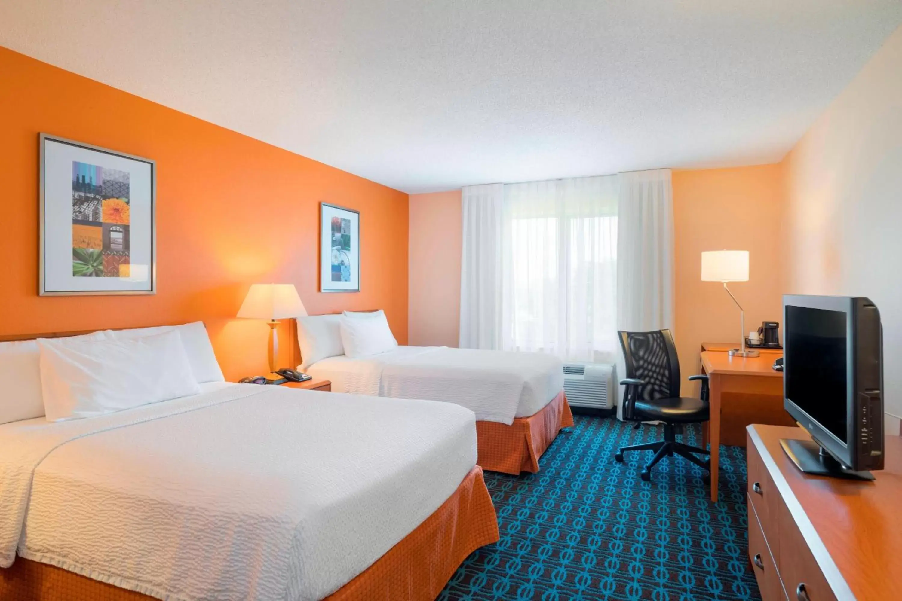 Photo of the whole room, Bed in Fairfield Inn & Suites by Marriott State College
