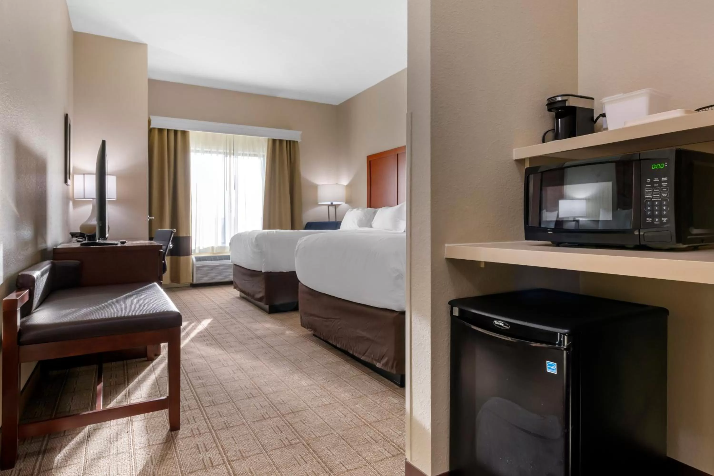 Bed in Comfort Inn & Suites North Mankato