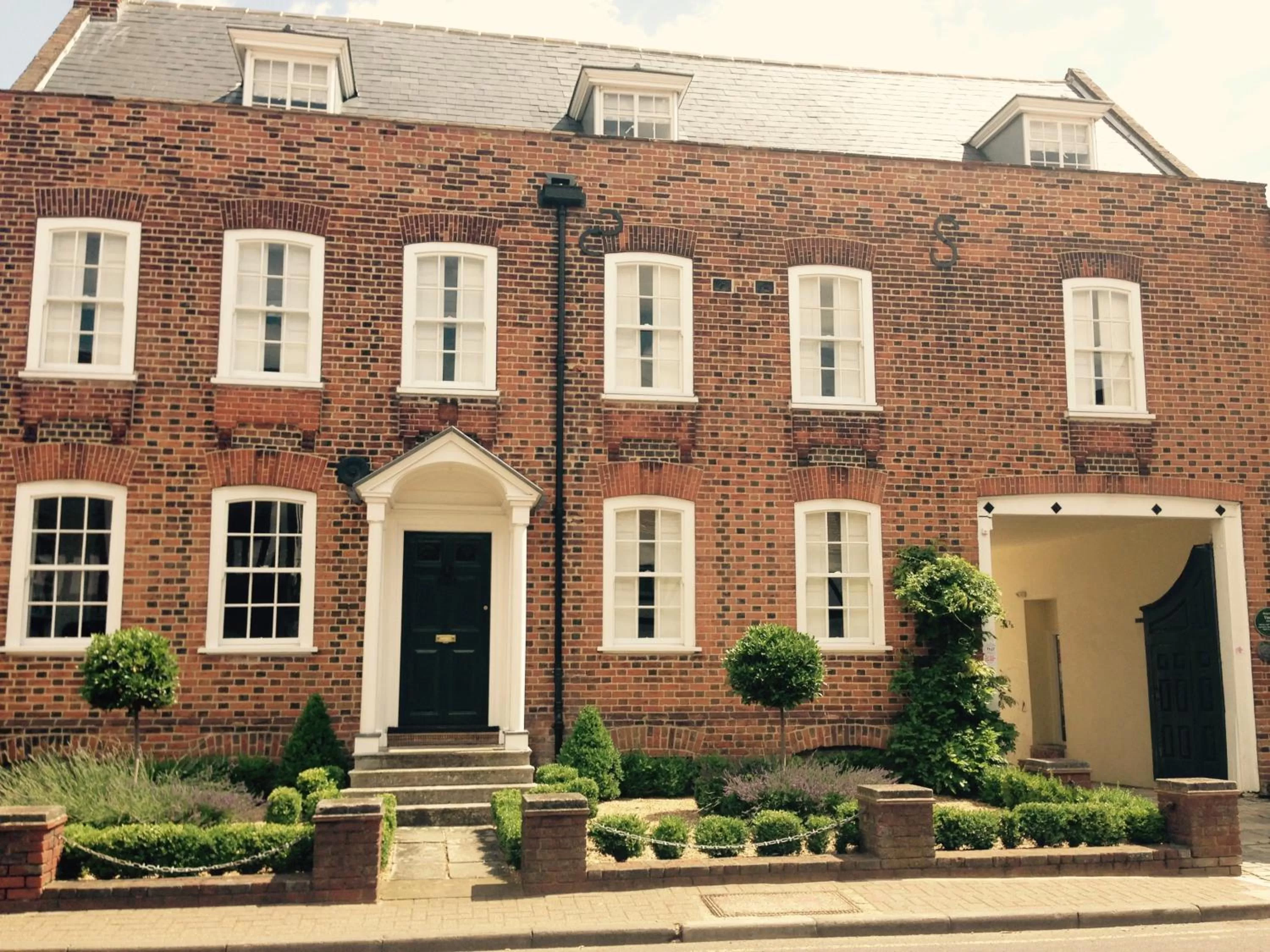 Facade/entrance in The Bell Inn Hotel