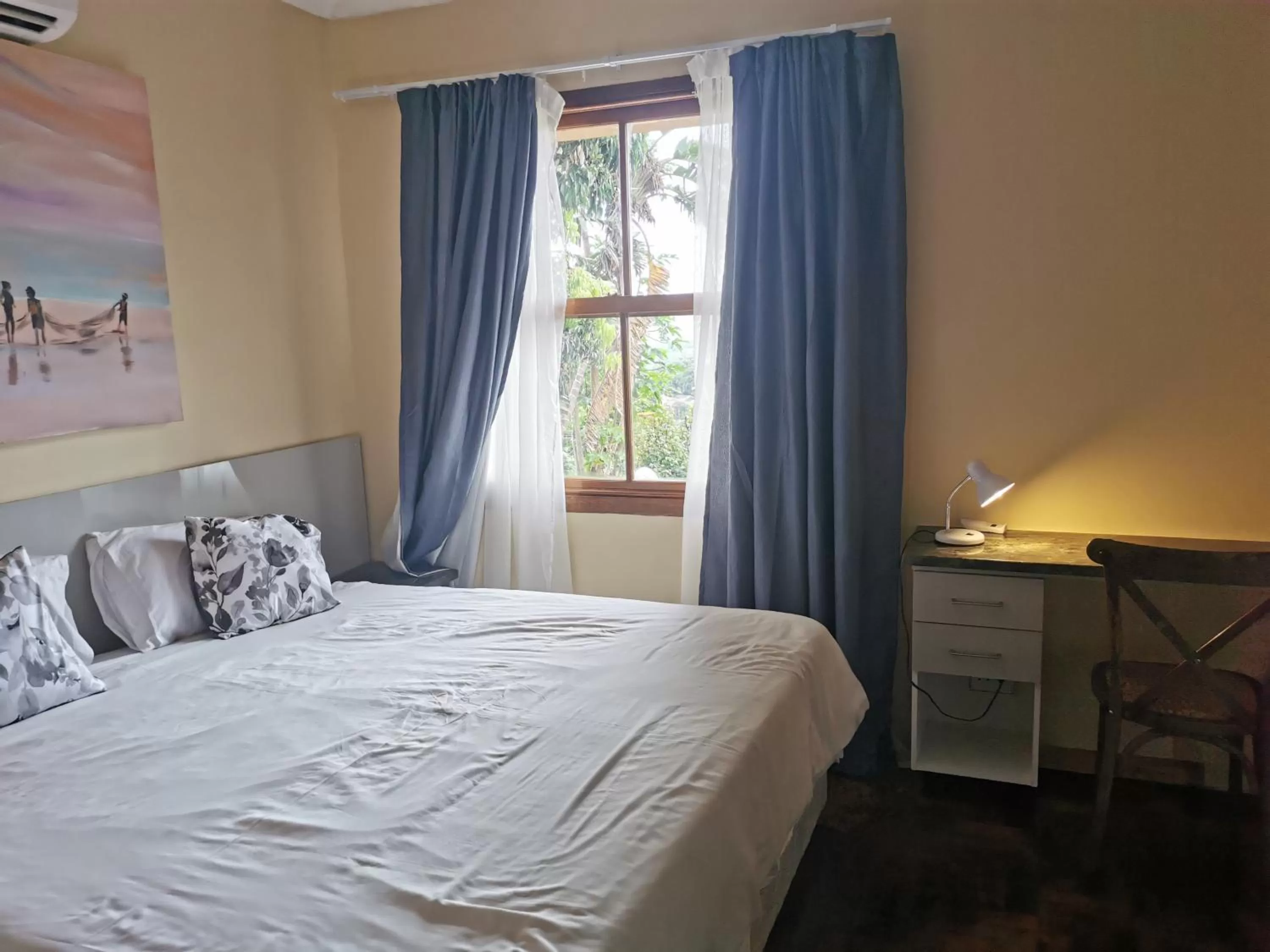 Property building, Bed in Gem of Manor drive