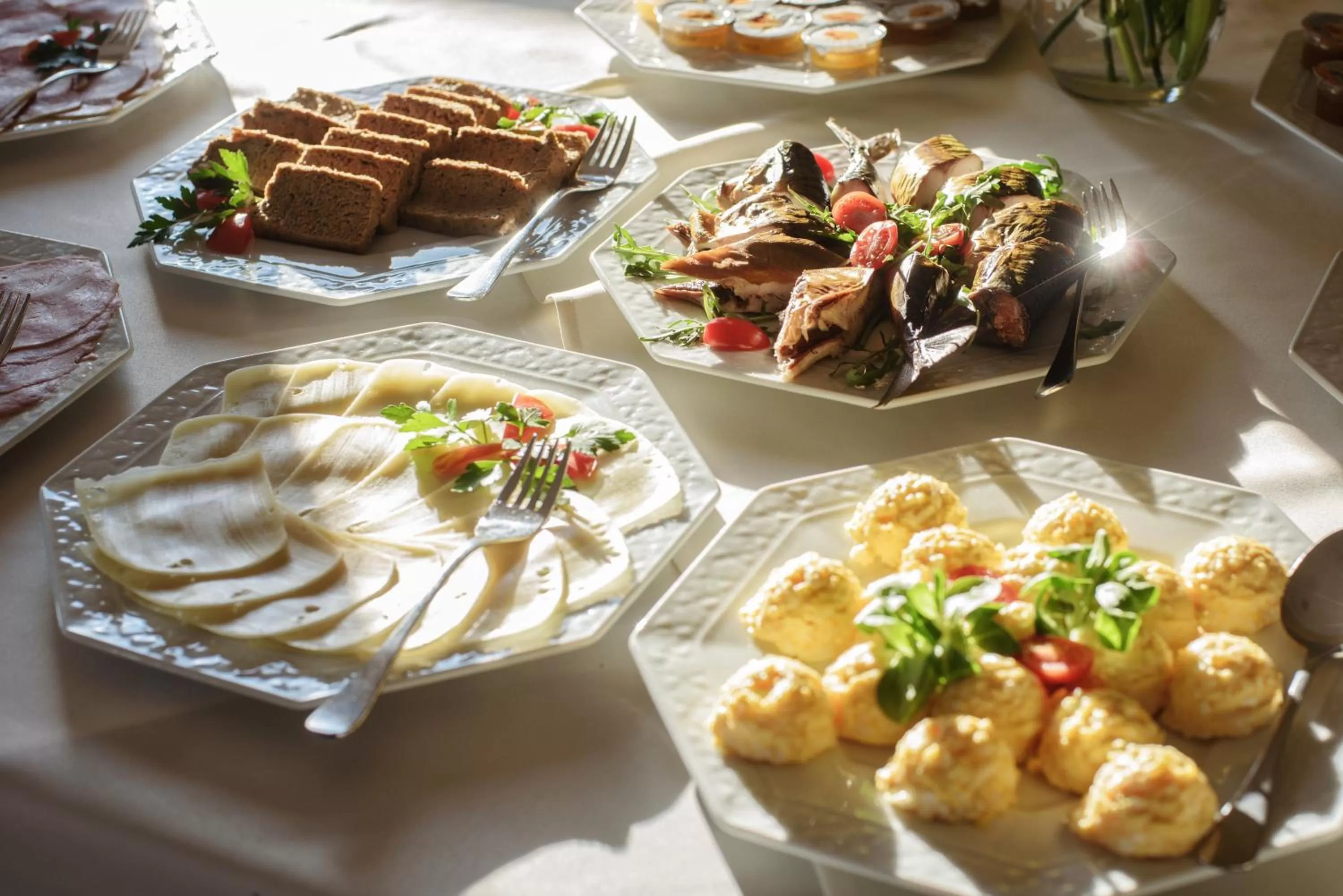 Food and drinks in Lila Medical SPA