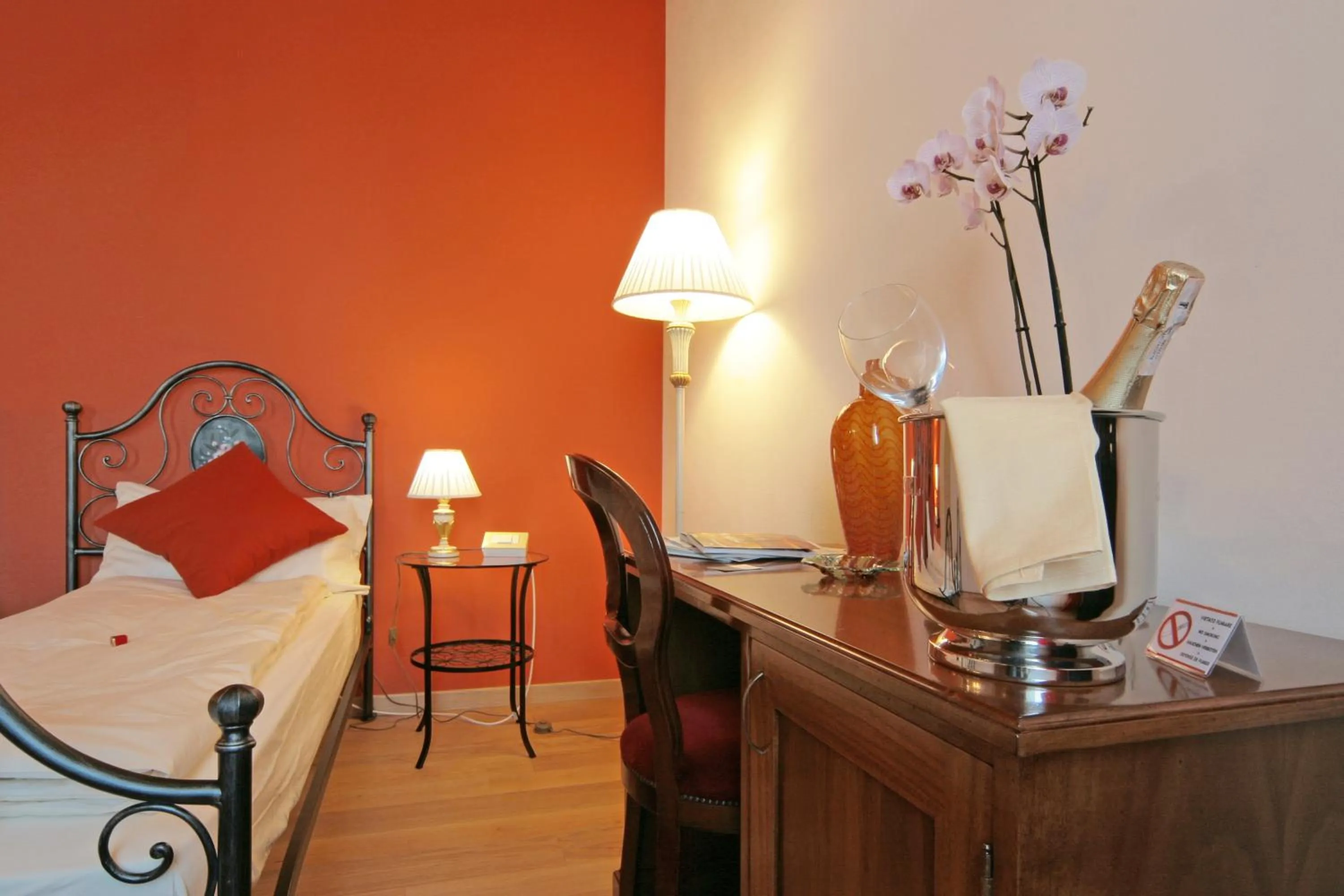 Decorative detail, Bed in Locanda Al Ponte de Fero