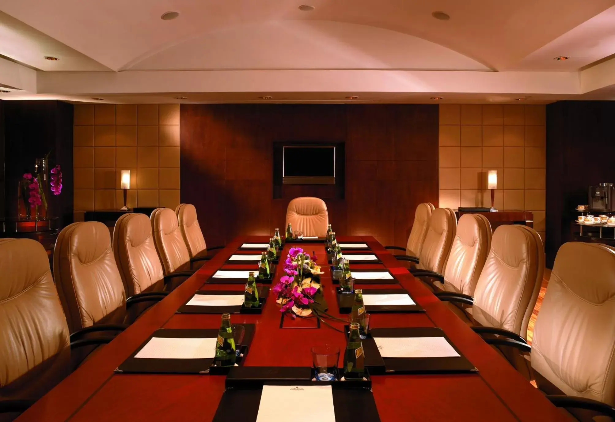 Business facilities, Business Area/Conference Room in Pudong Shangri-La, Shanghai