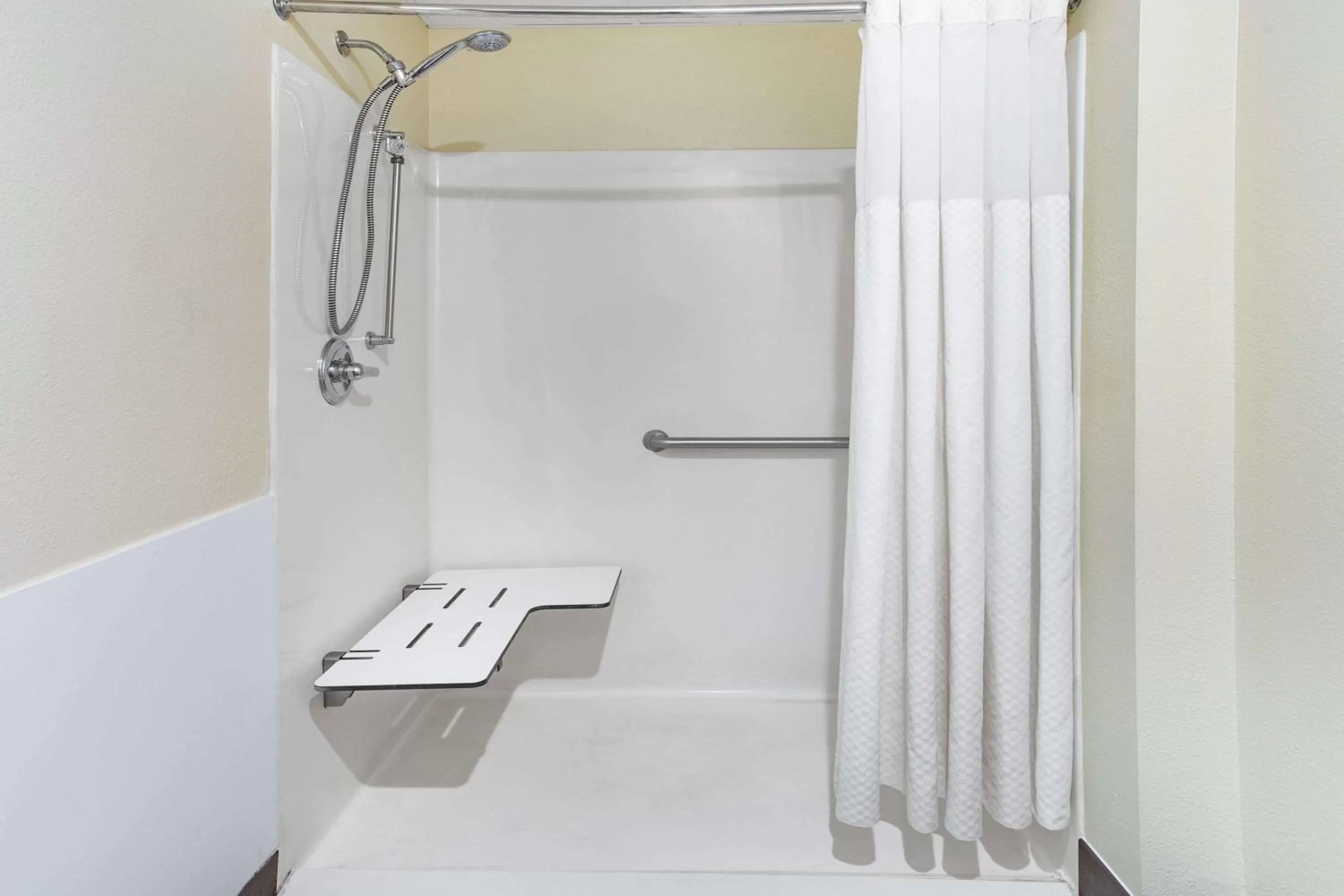 Shower in Super 8 by Wyndham Emmetsburg