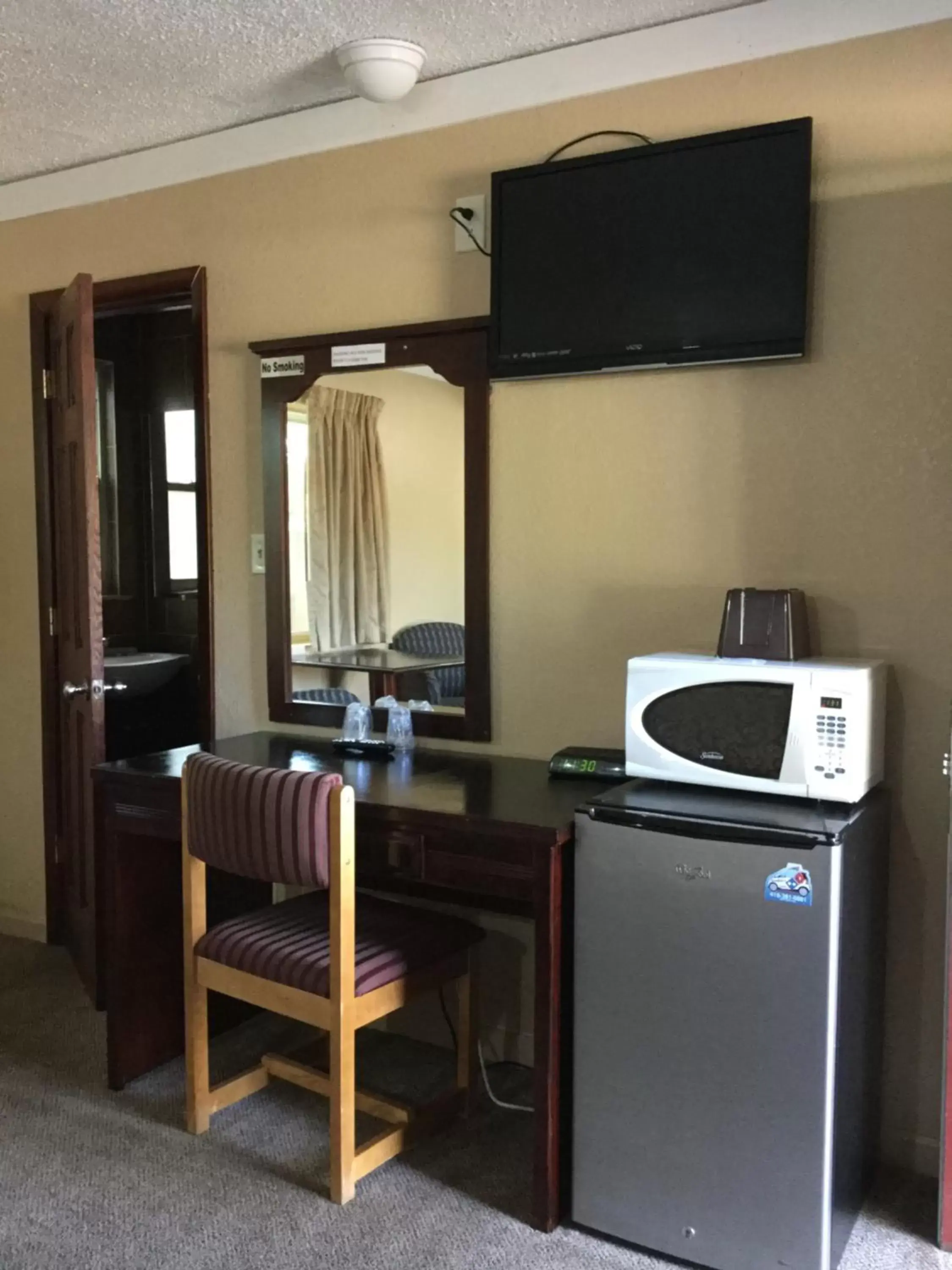 TV/Entertainment Center in Best Motel