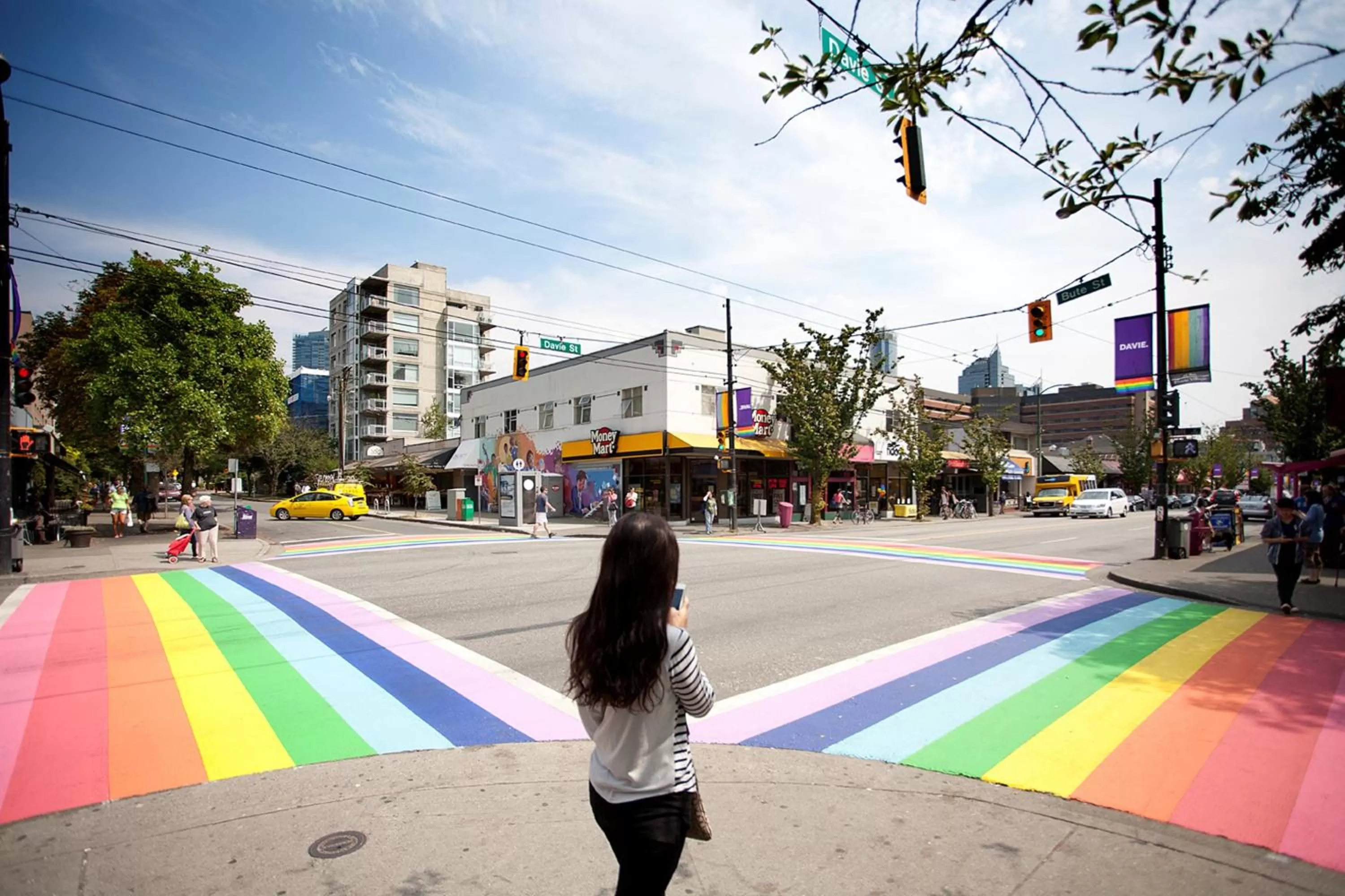 Area and facilities in Divya Sutra Suites on Robson Downtown Vancouver