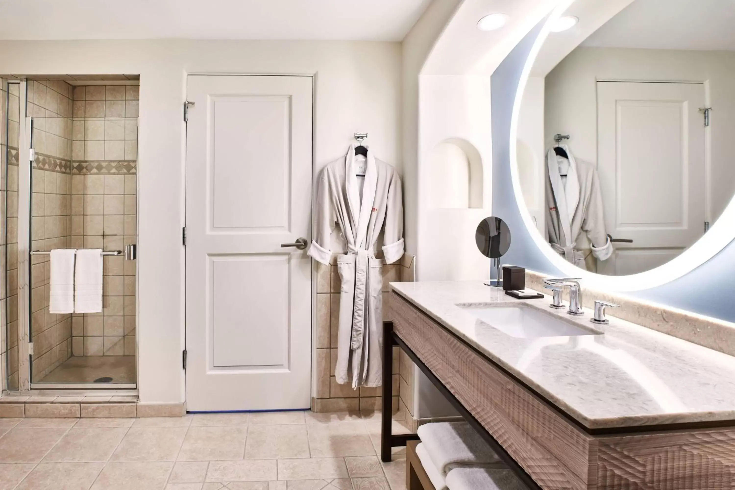 Bathroom in ADERO Scottsdale Resort, Autograph Collection