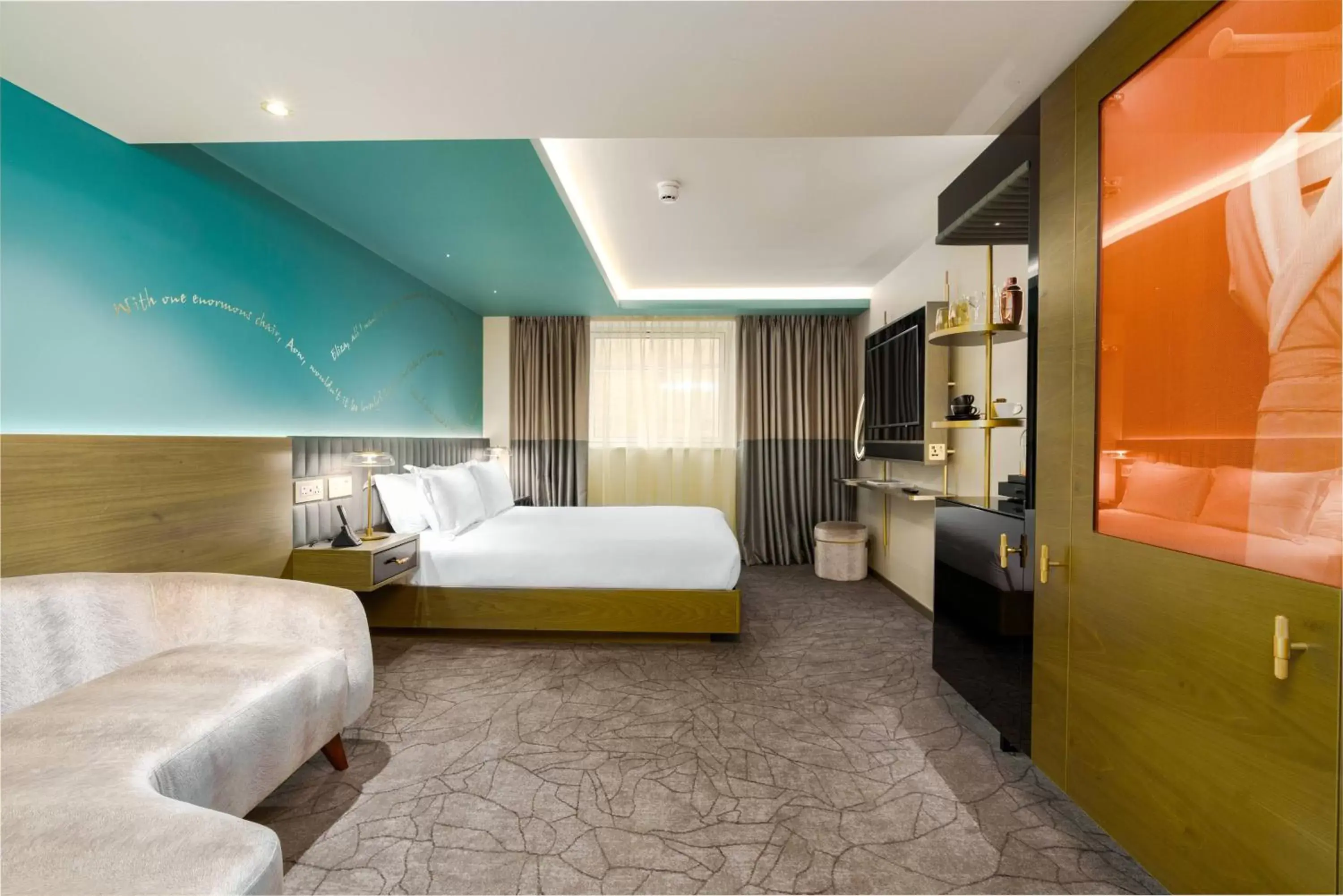 Photo of the whole room, Bed in Middle Eight - Preferred Hotels and Resorts