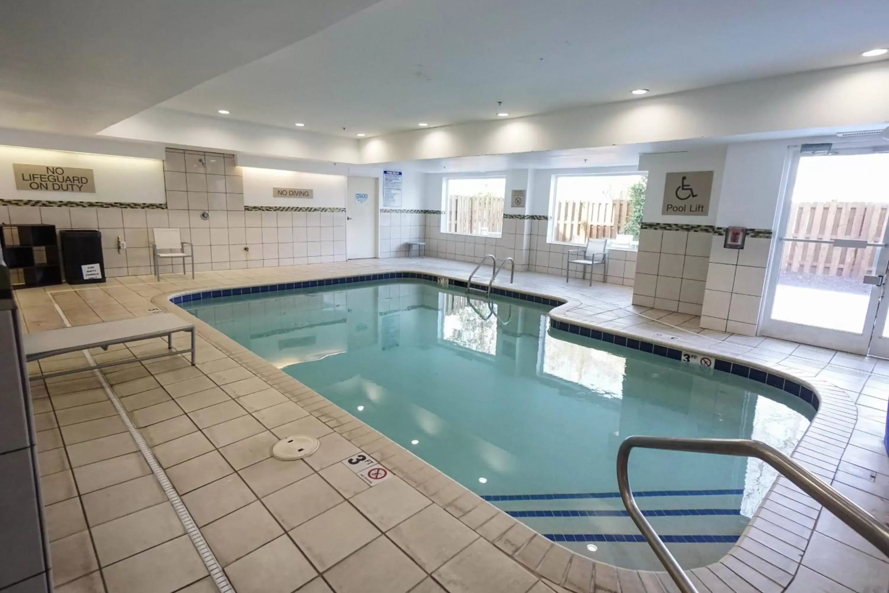 Swimming Pool in SpringHill Suites by Marriott Savannah Midtown