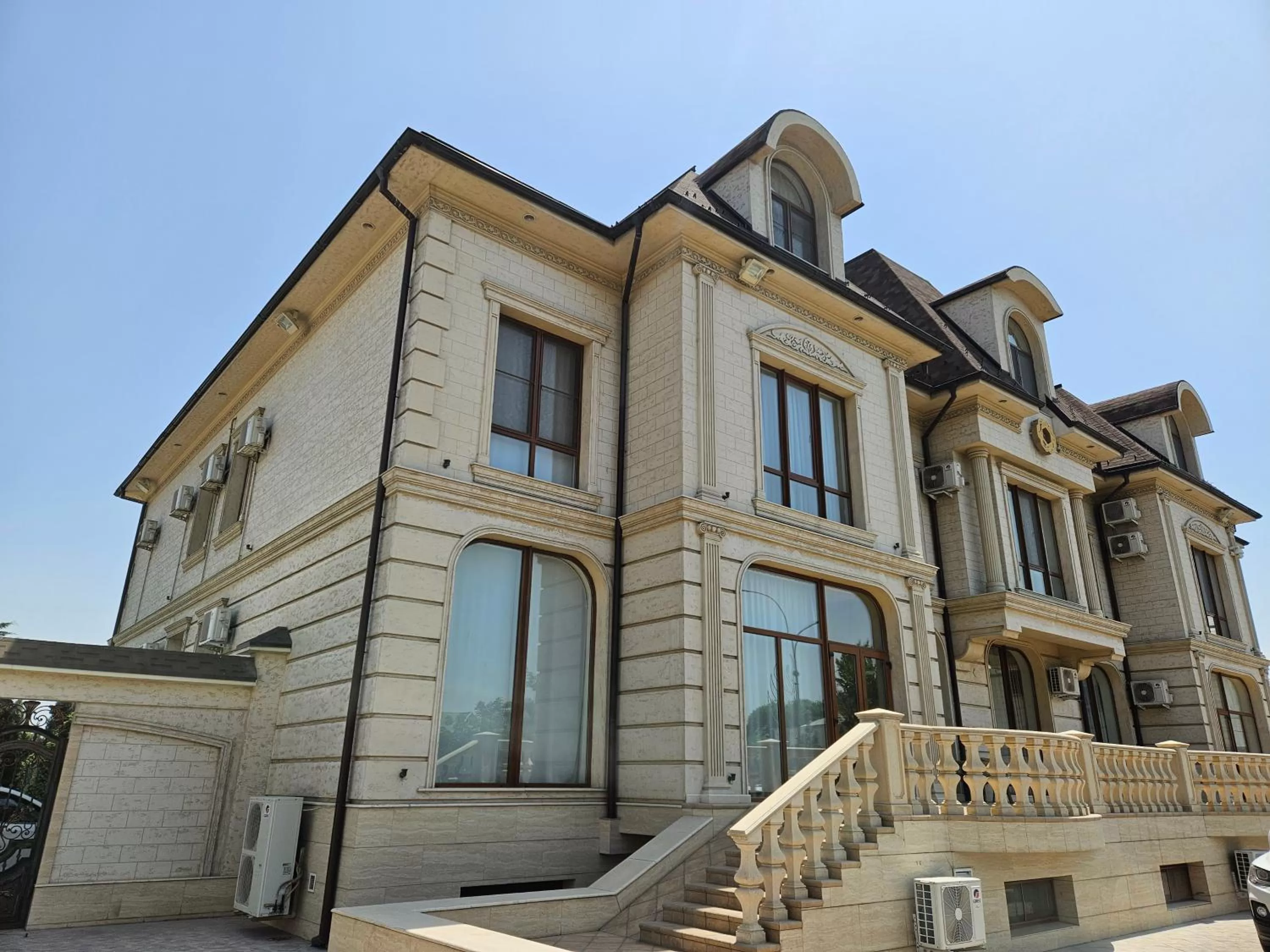 Facade/entrance in Silk Road Kokand Hotel