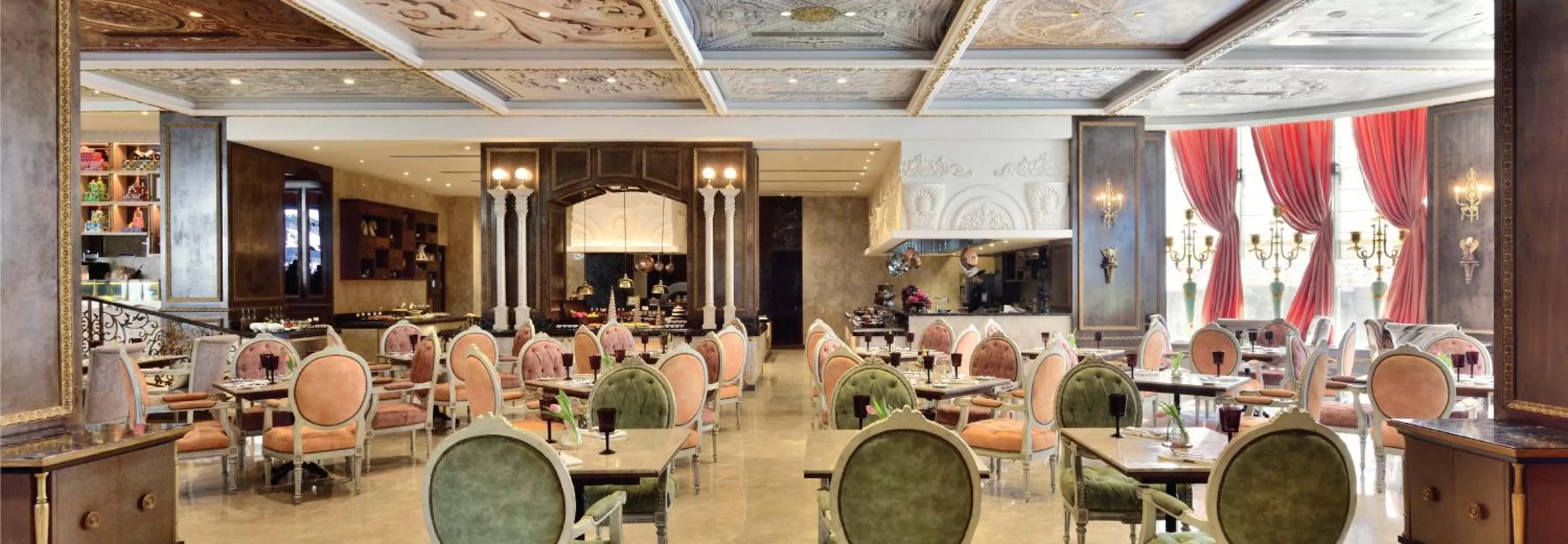 Food and drinks in Radisson Blu MBD Hotel Noida