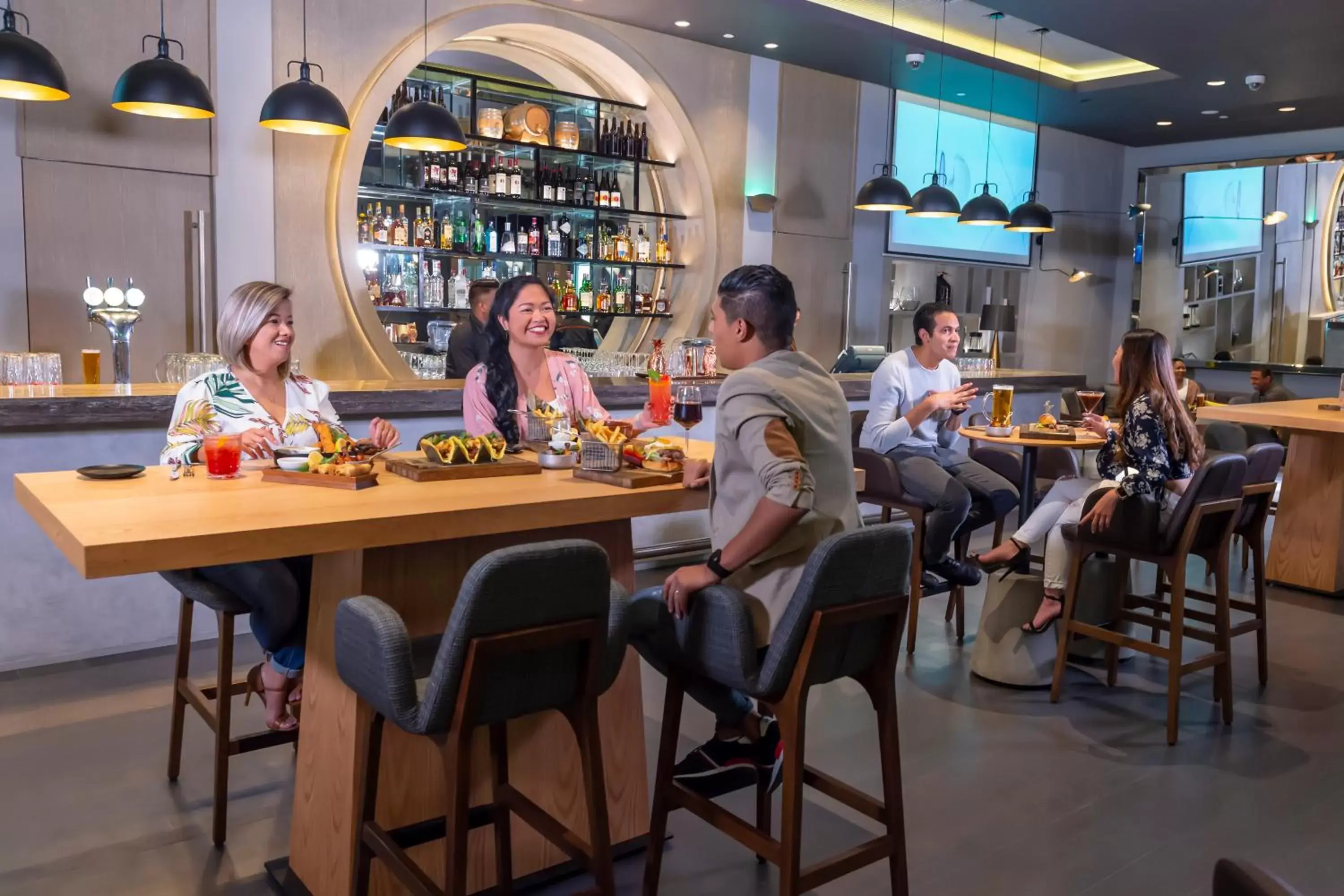 Lounge or bar in Centro Capital Centre By Rotana Lounge or bar in Centro Capital Centre By Rotana