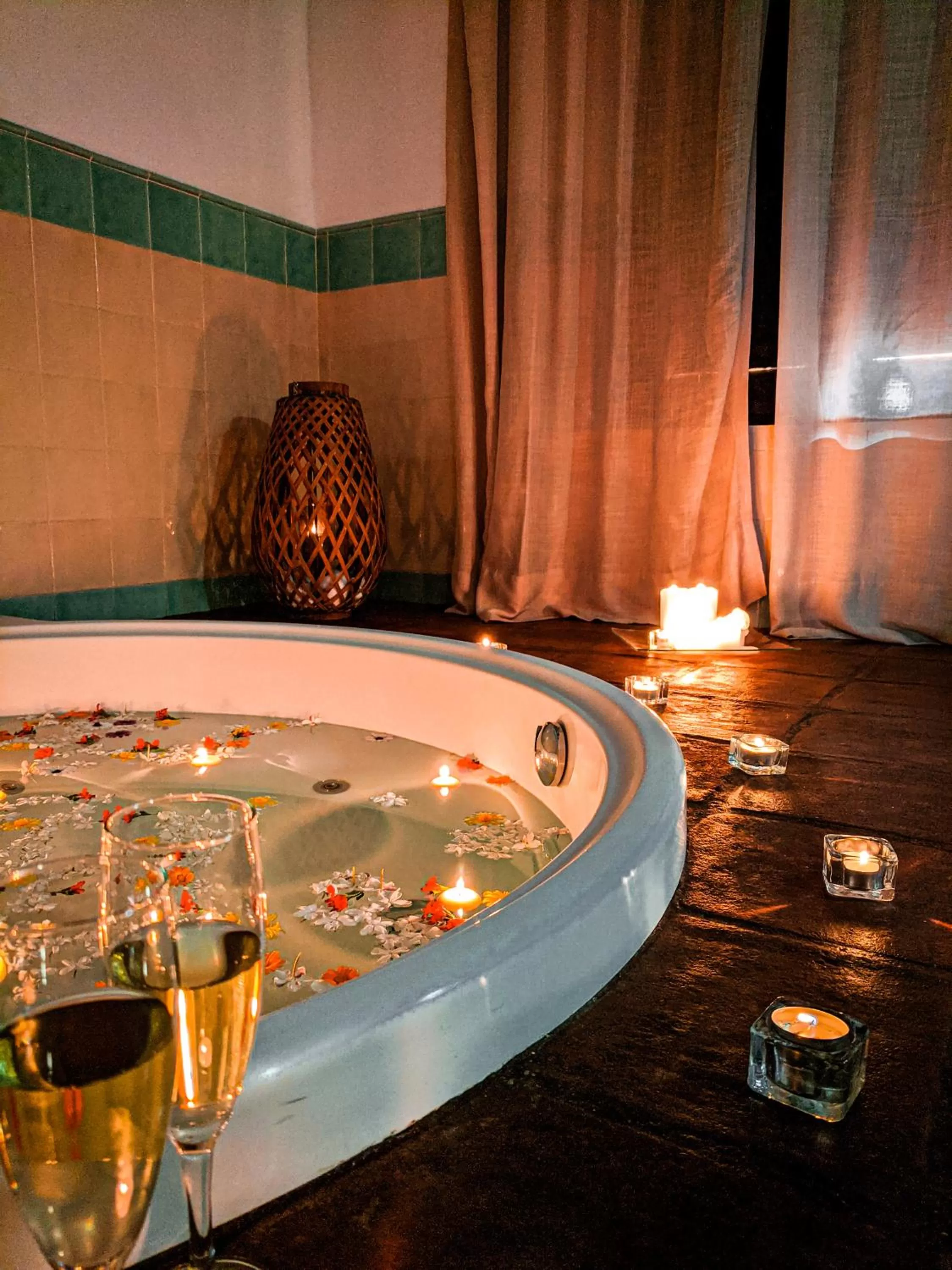 Hot Tub in Hotel Fuente del Sol