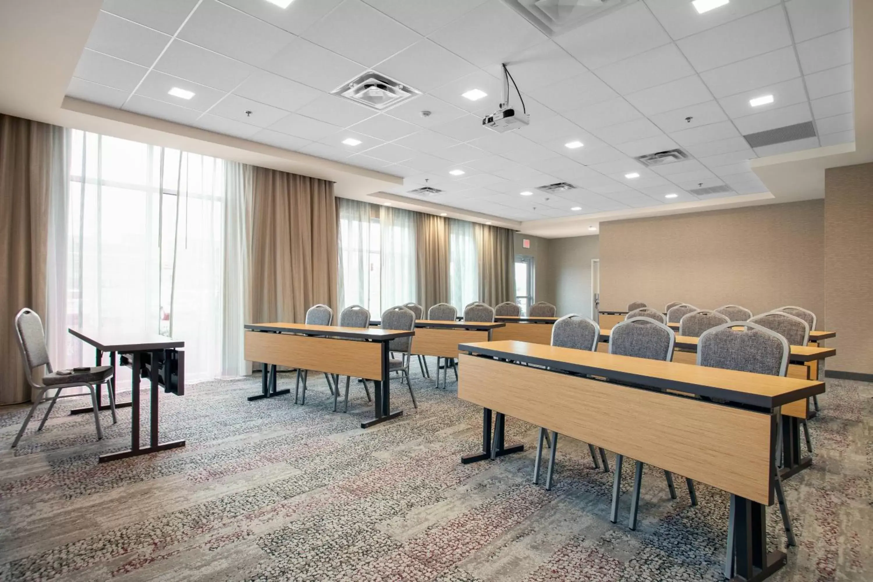 Meeting/conference room in Courtyard by Marriott Jonesboro