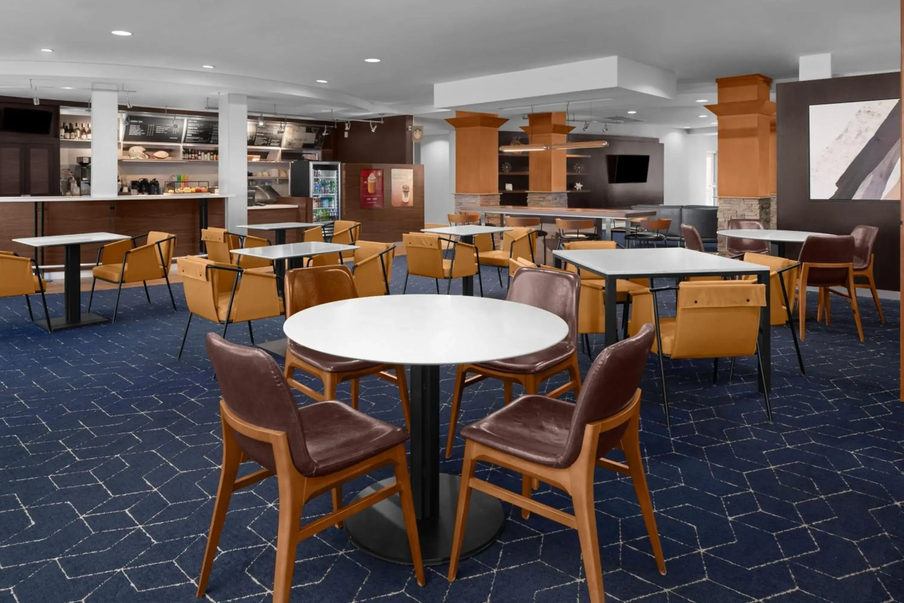 Breakfast, Restaurant/Places to Eat in Courtyard by Marriott Phoenix West/Avondale